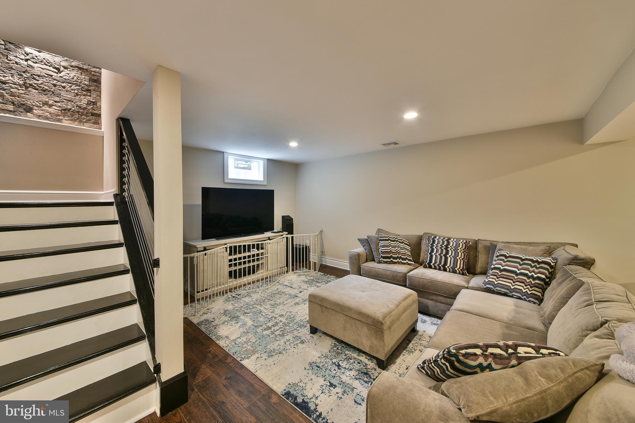 CREEKWOOD - Residential