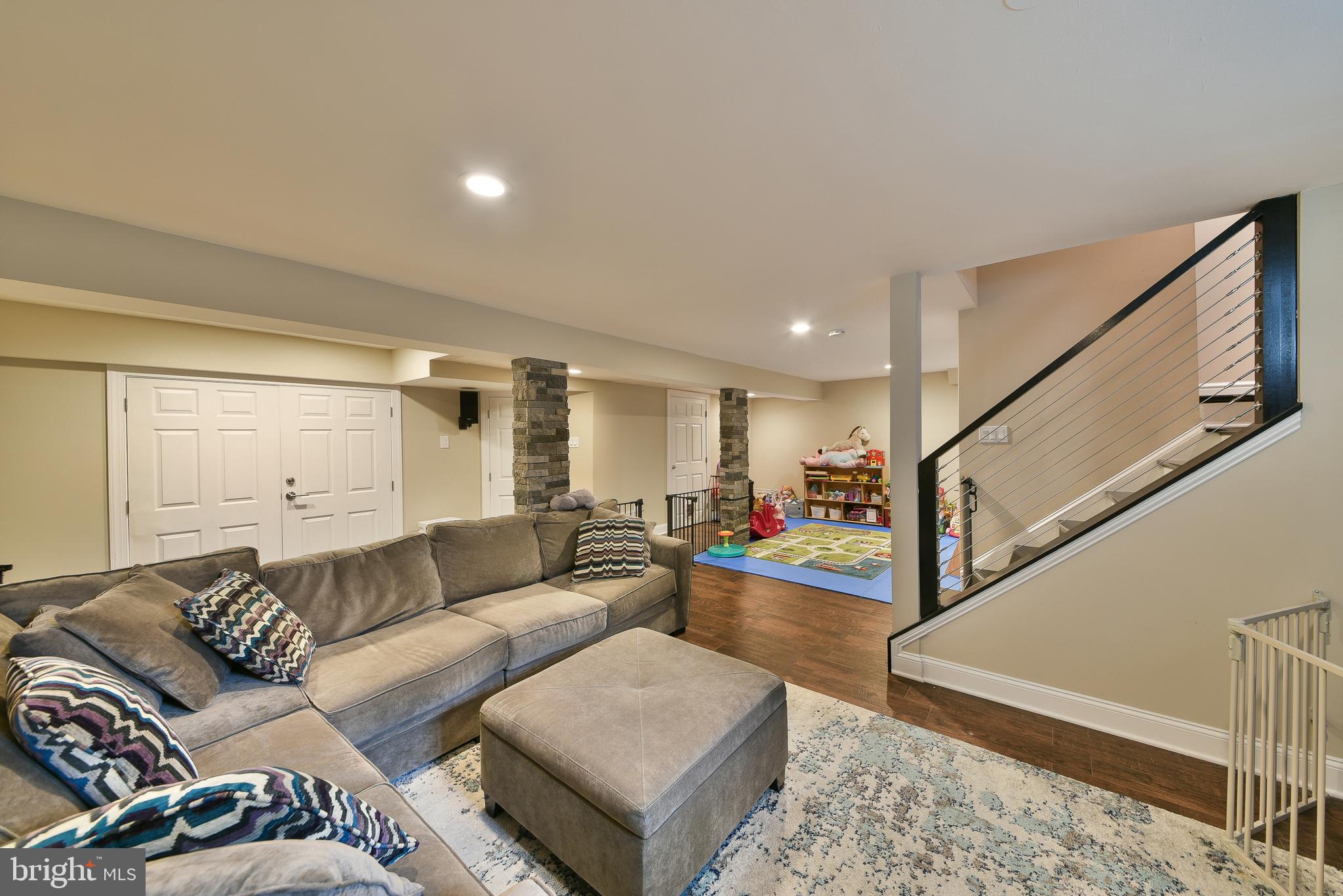 CREEKWOOD - Residential