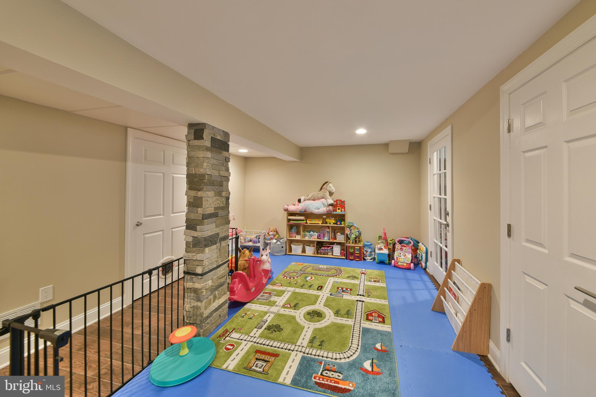 CREEKWOOD - Residential