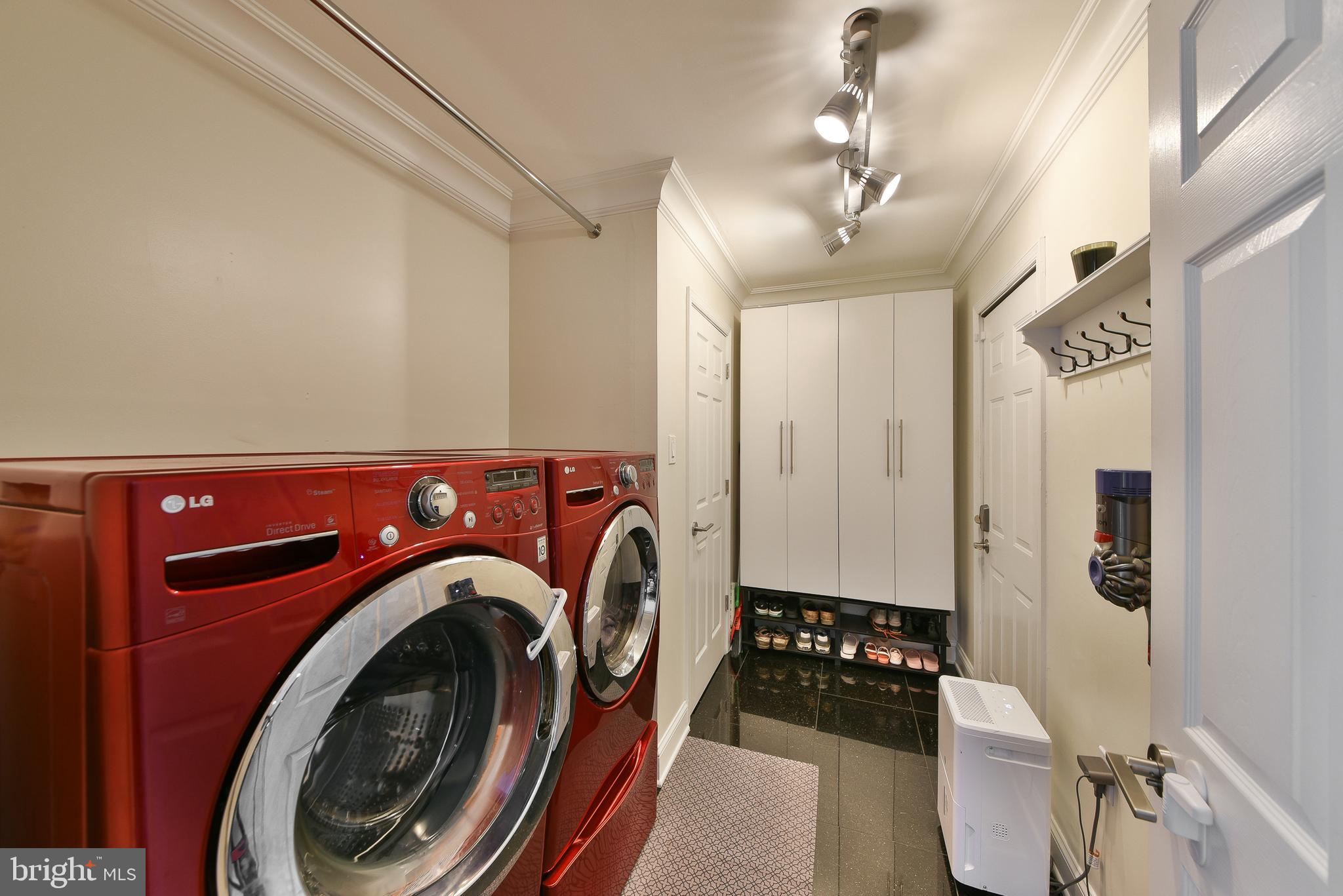 CREEKWOOD - Residential