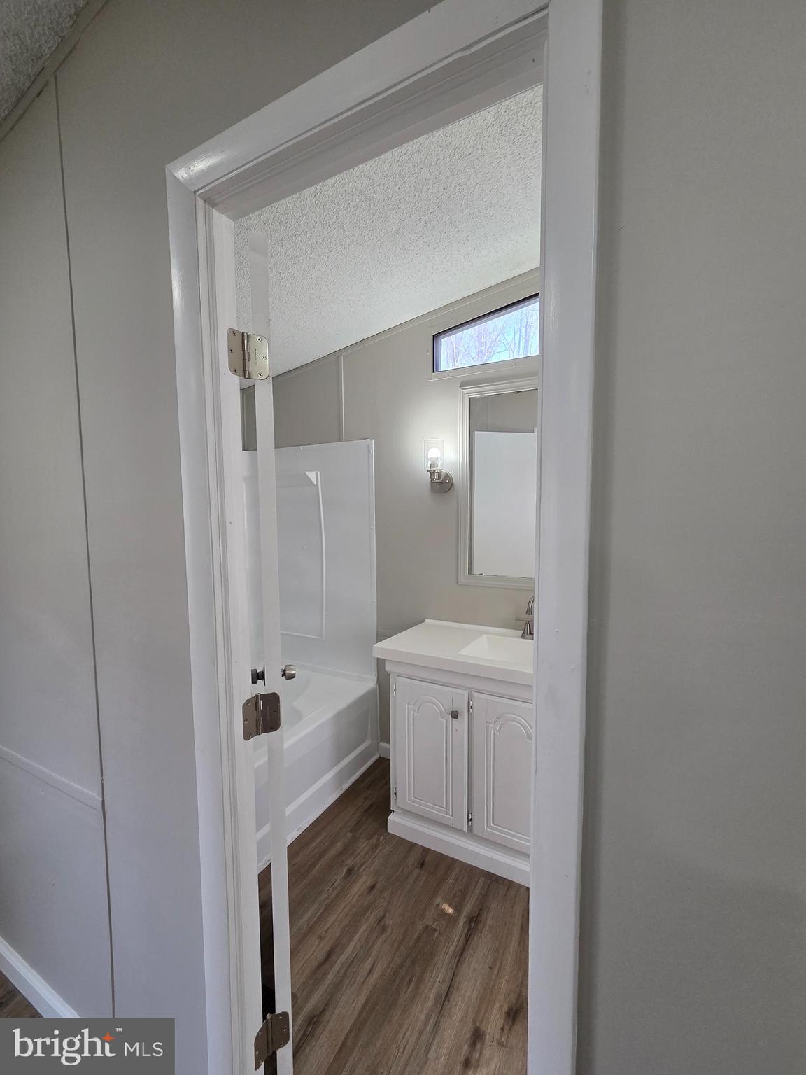 BUSH RIVER MANOR - Residential