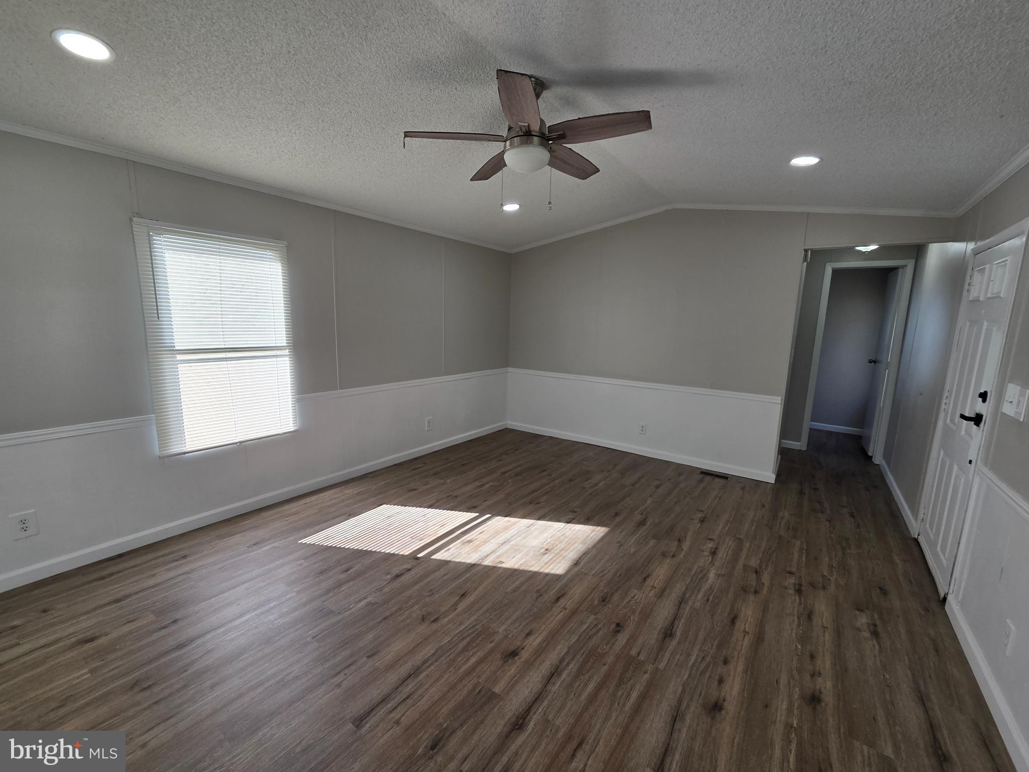 BUSH RIVER MANOR - Residential