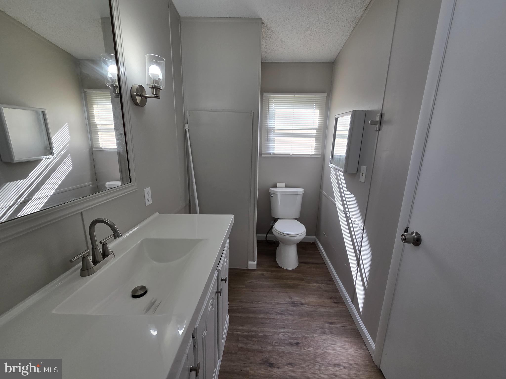 BUSH RIVER MANOR - Residential