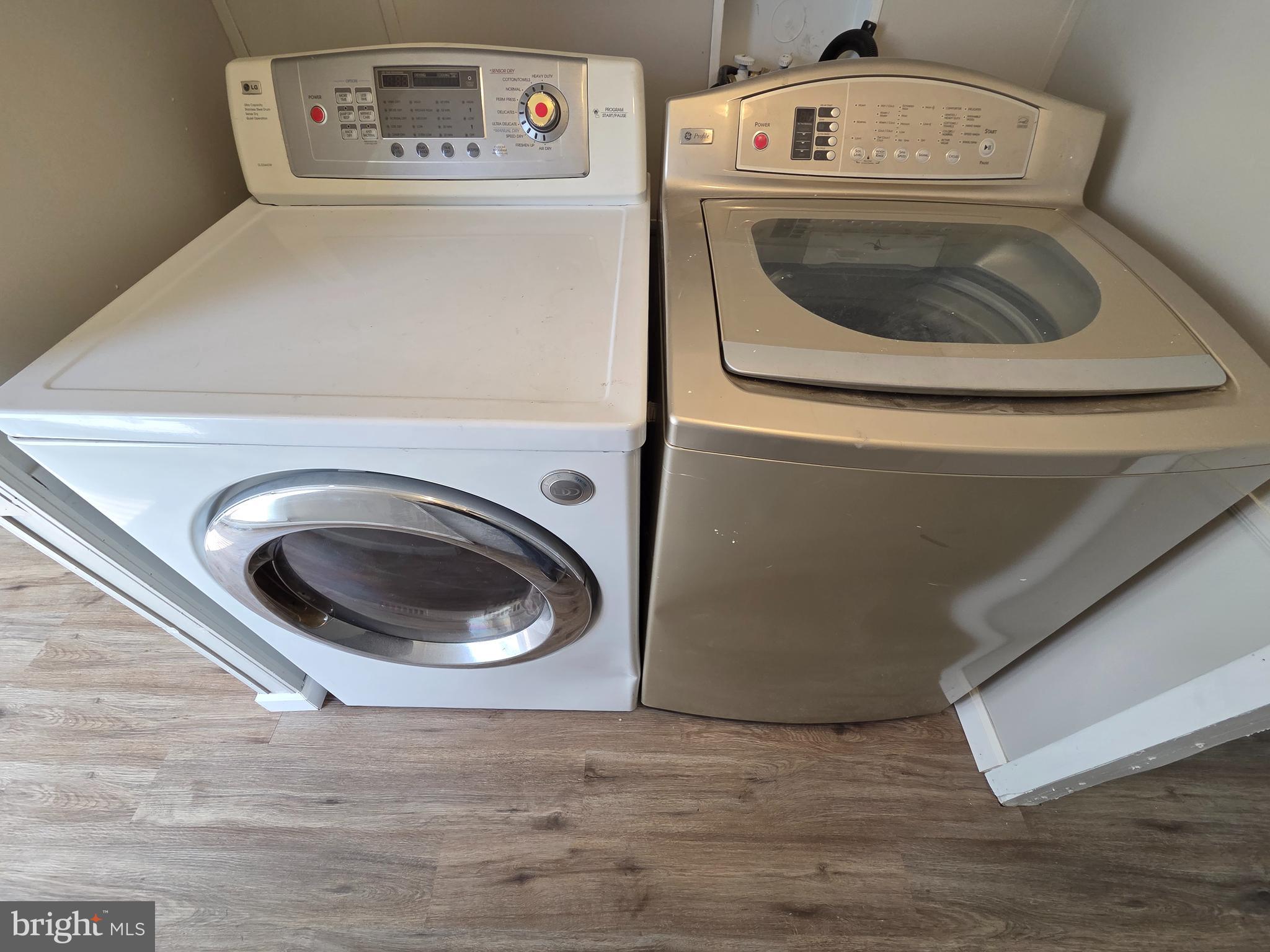 BUSH RIVER MANOR - Residential