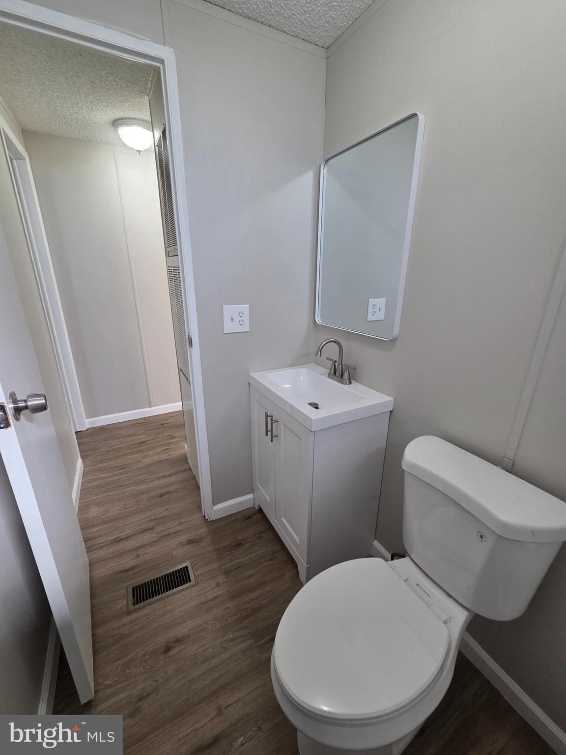 BUSH RIVER MANOR - Residential