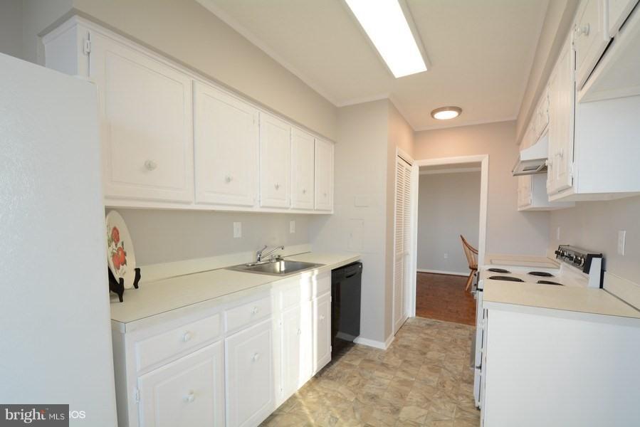 ALEXANDRIA HOUSE - Residential Lease