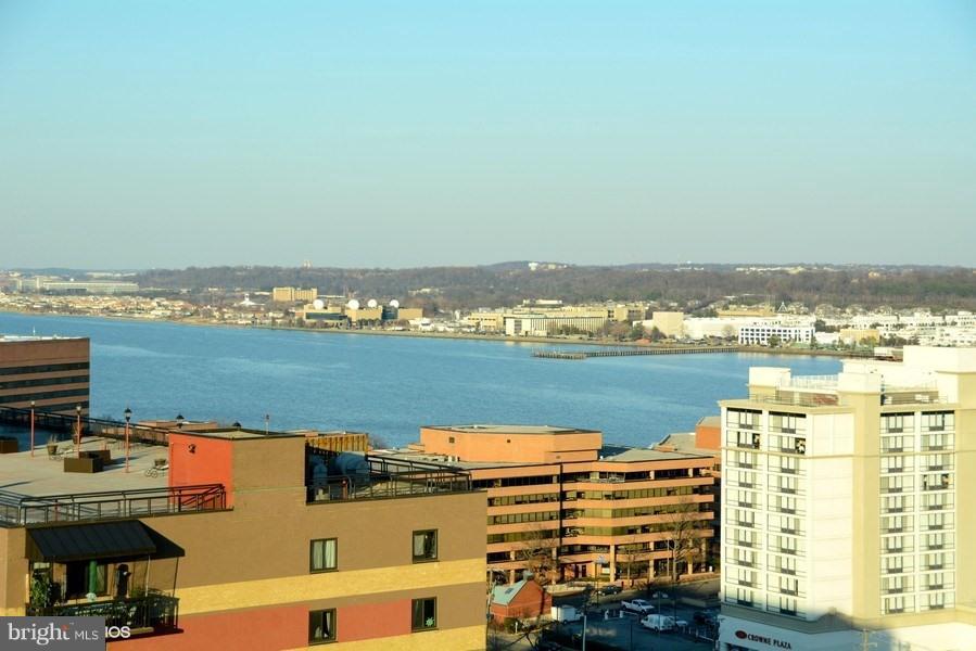 ALEXANDRIA HOUSE - Residential Lease