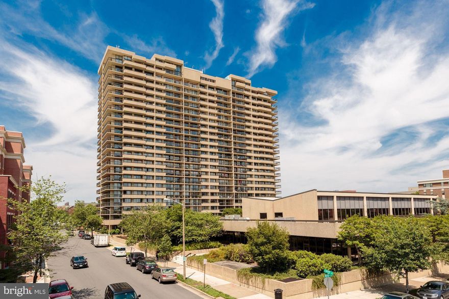 2 bd., 2 ba. condo for rent in the sought after Alexandria House has it all. Unbelievable views - south, west & north. A  91 ft. private balcony for grilling, entertaining. relaxing & watching sunsets.  1 garage space & extra storage convey.  24 hr. concierge, new party room and roof pool plus many more amenities. Location offers walking to metro, Old Town, bike trails, river, & gyms. Must see!