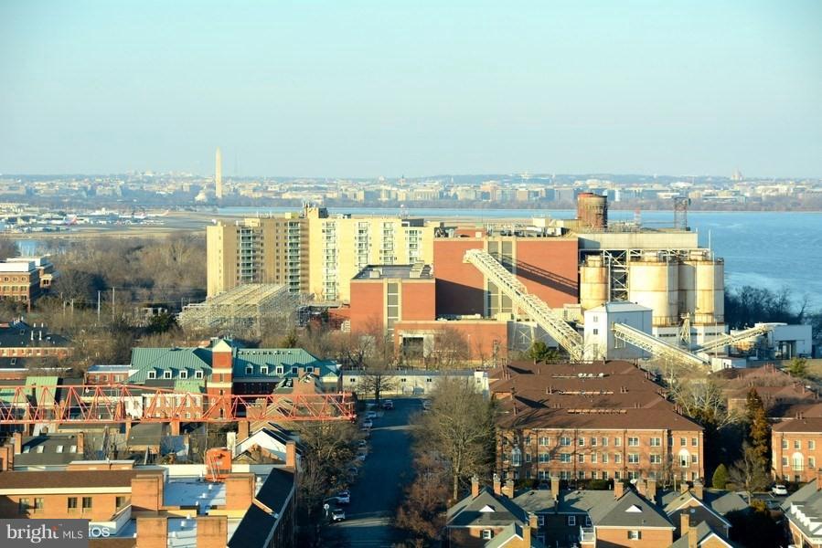 ALEXANDRIA HOUSE - Residential Lease