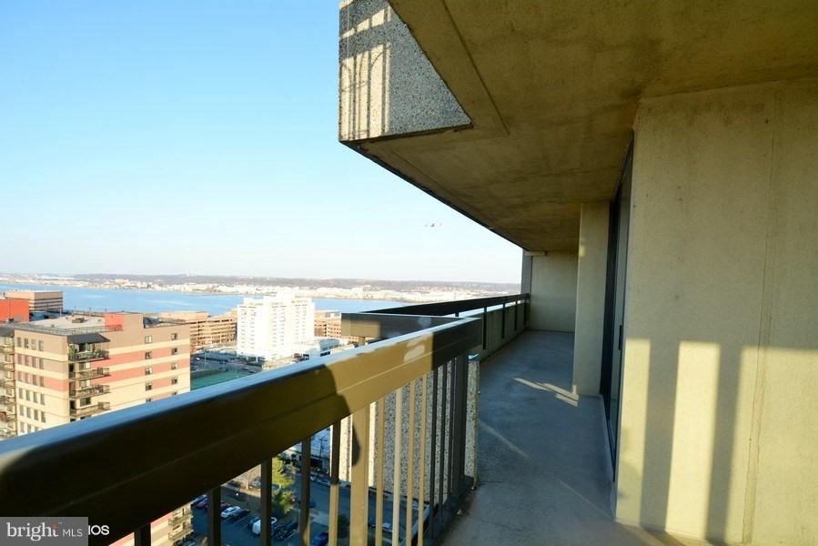 ALEXANDRIA HOUSE - Residential Lease