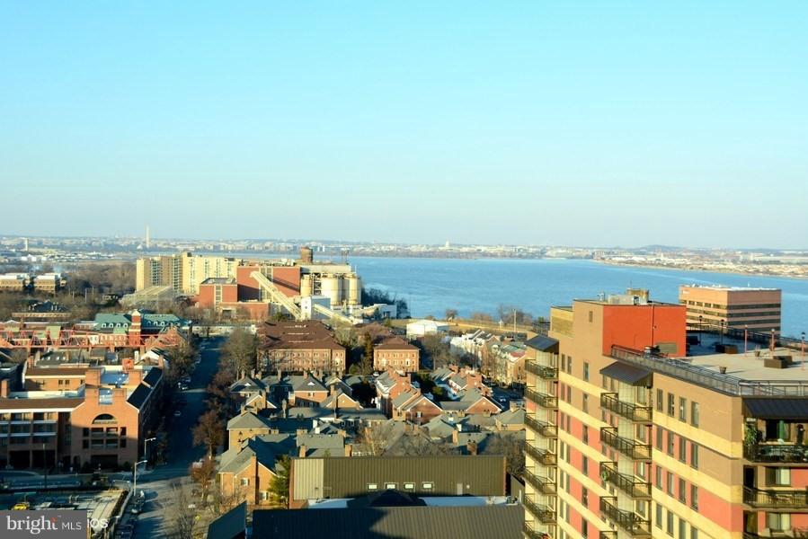 ALEXANDRIA HOUSE - Residential Lease