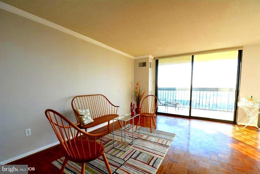 ALEXANDRIA HOUSE - Residential Lease