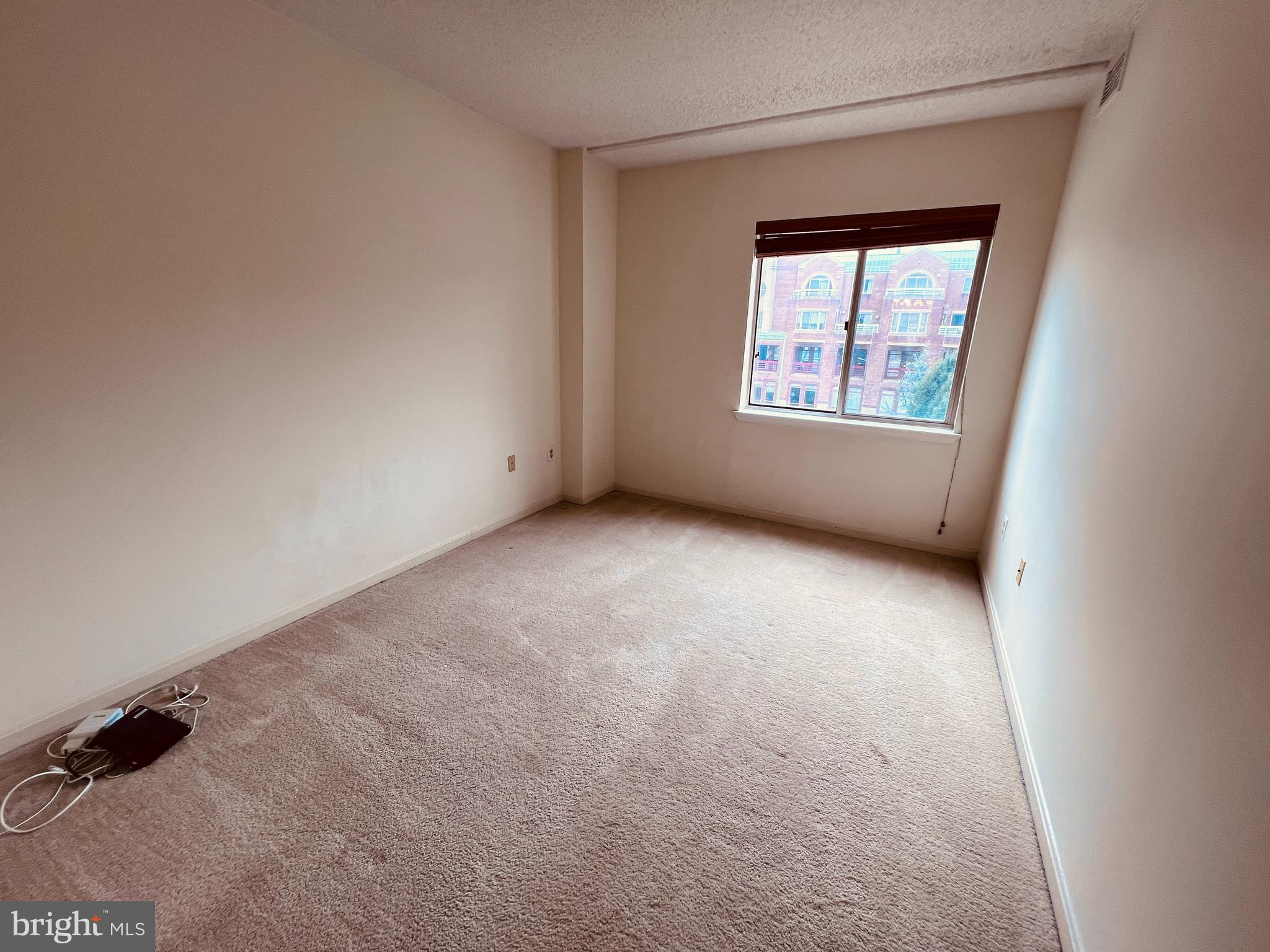 VICTORIA SPRINGS - Residential Lease