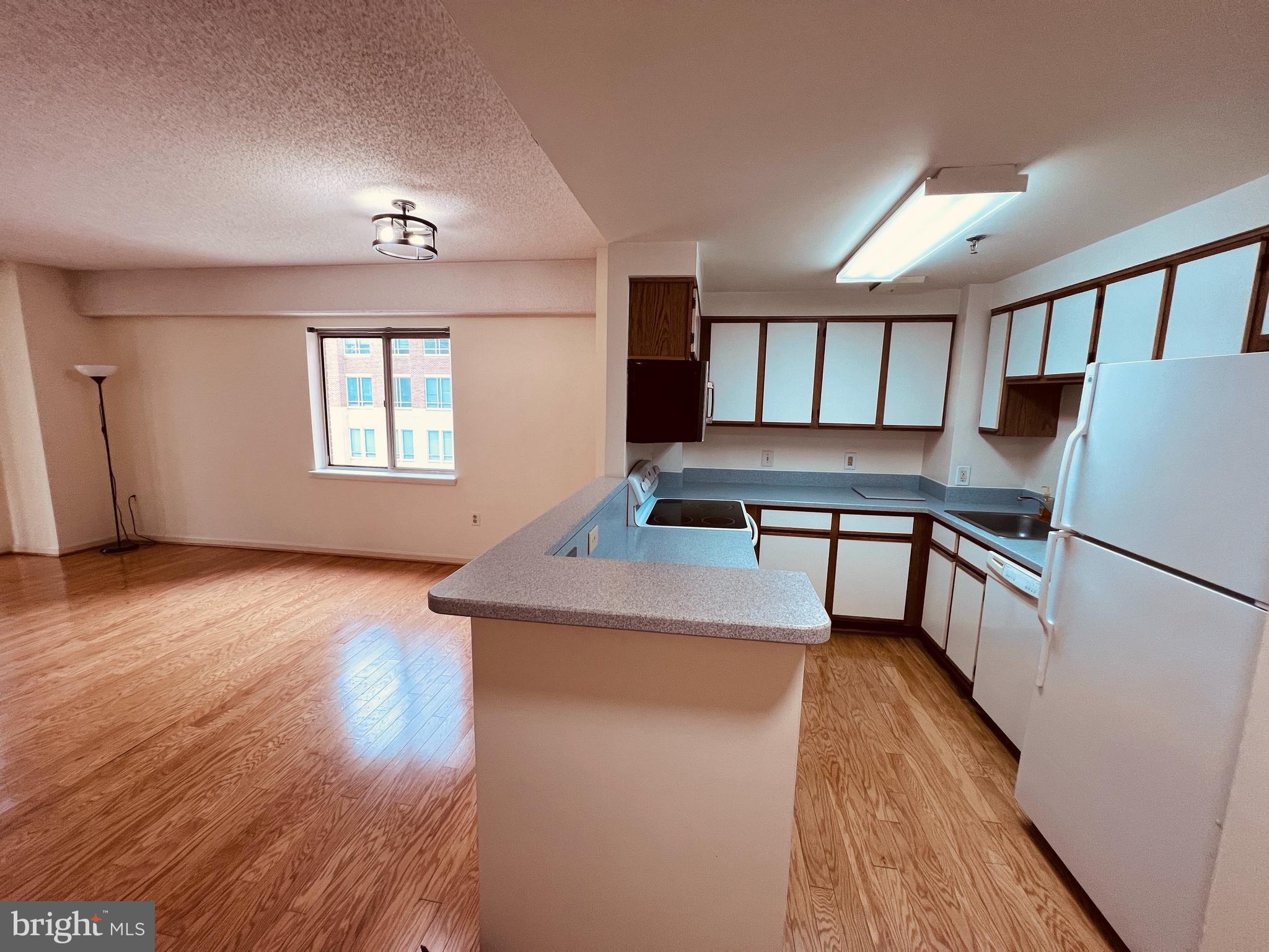 VICTORIA SPRINGS - Residential Lease