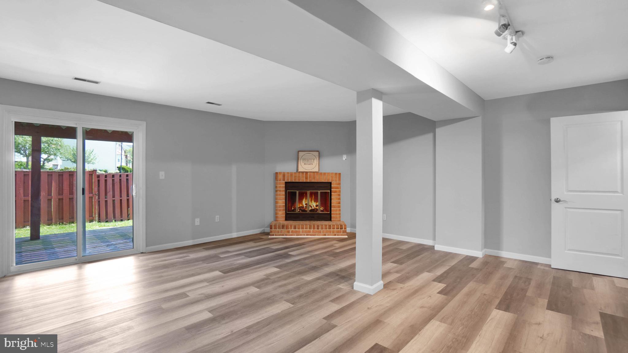 STONEY BEACH - Residential Lease