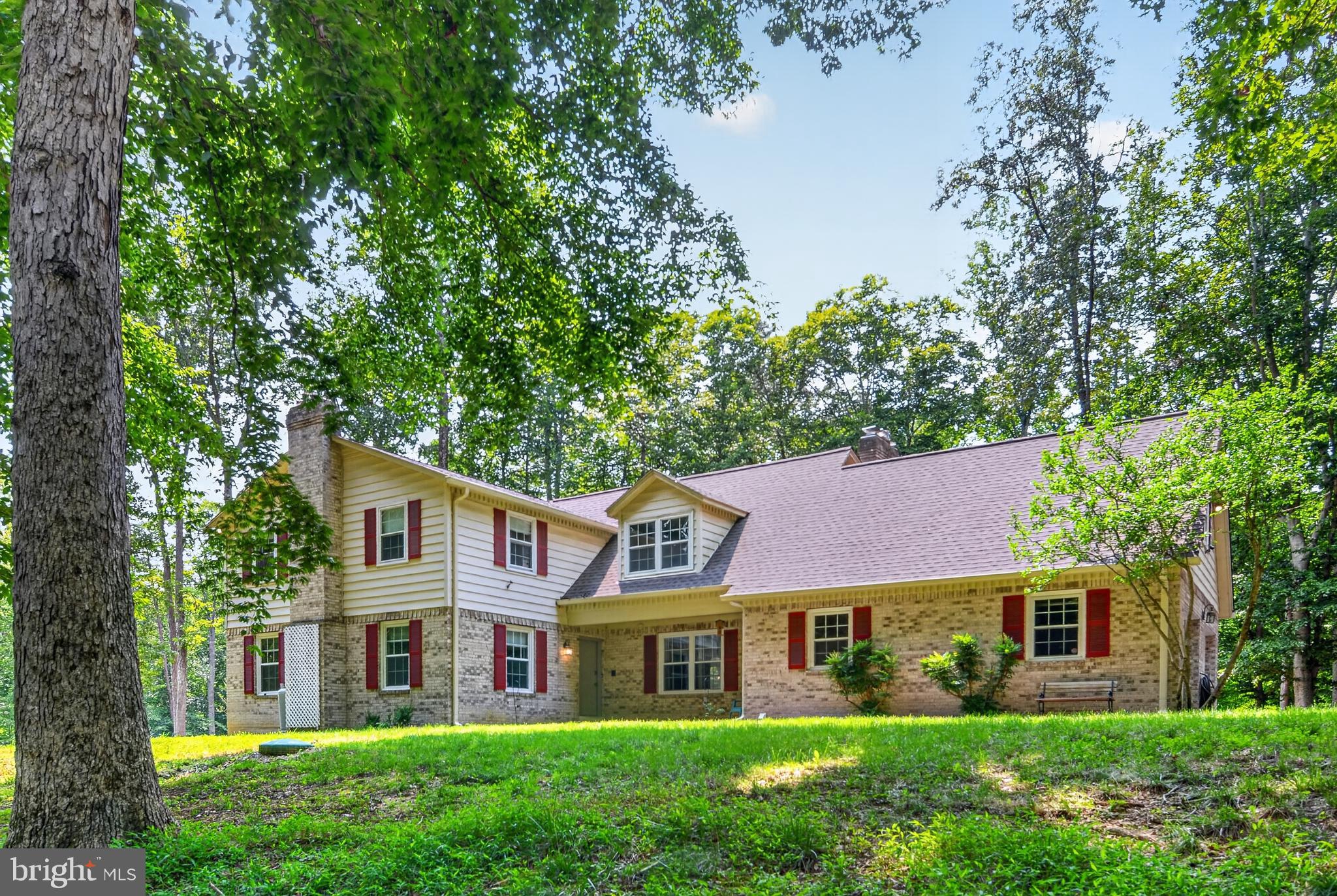 7075 WOOD GLEN DRIVE