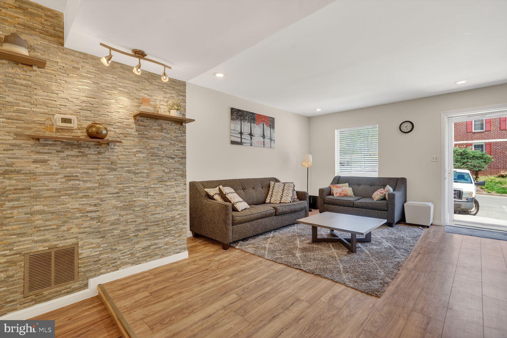 9030 PICKWICK VILLAGE TERRACE