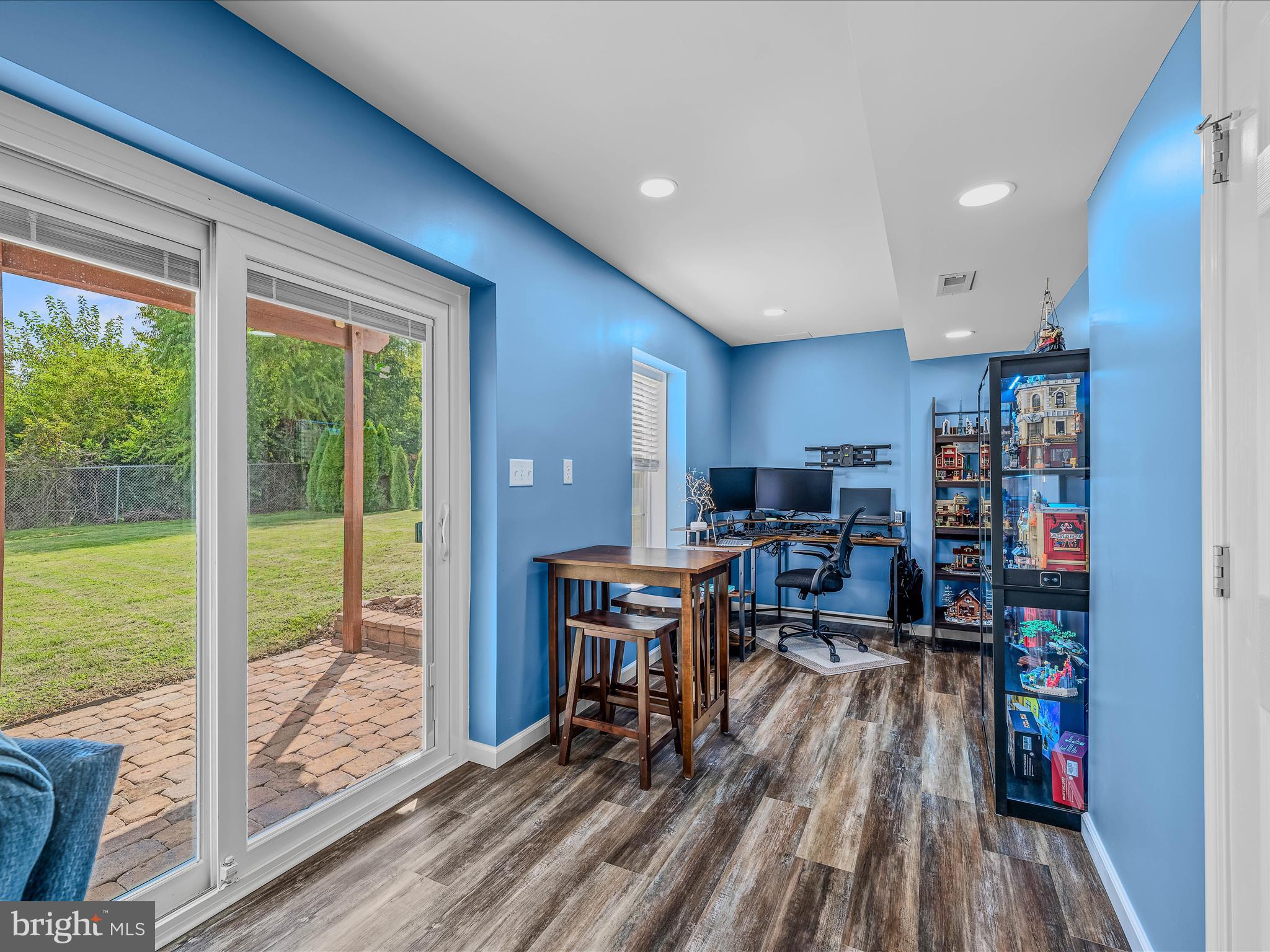 SPRINGFIELD VILLAGE - Residential