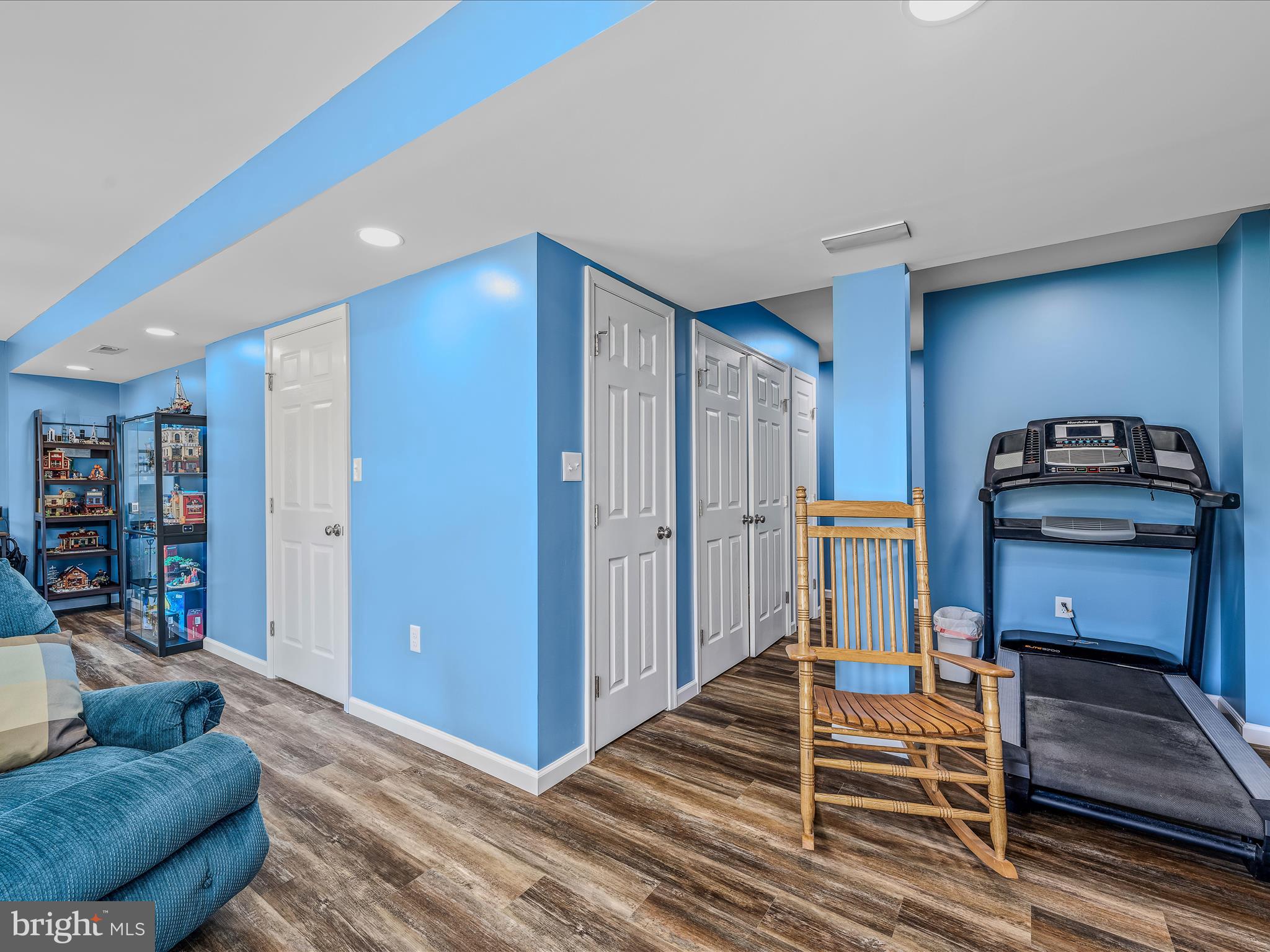 SPRINGFIELD VILLAGE - Residential