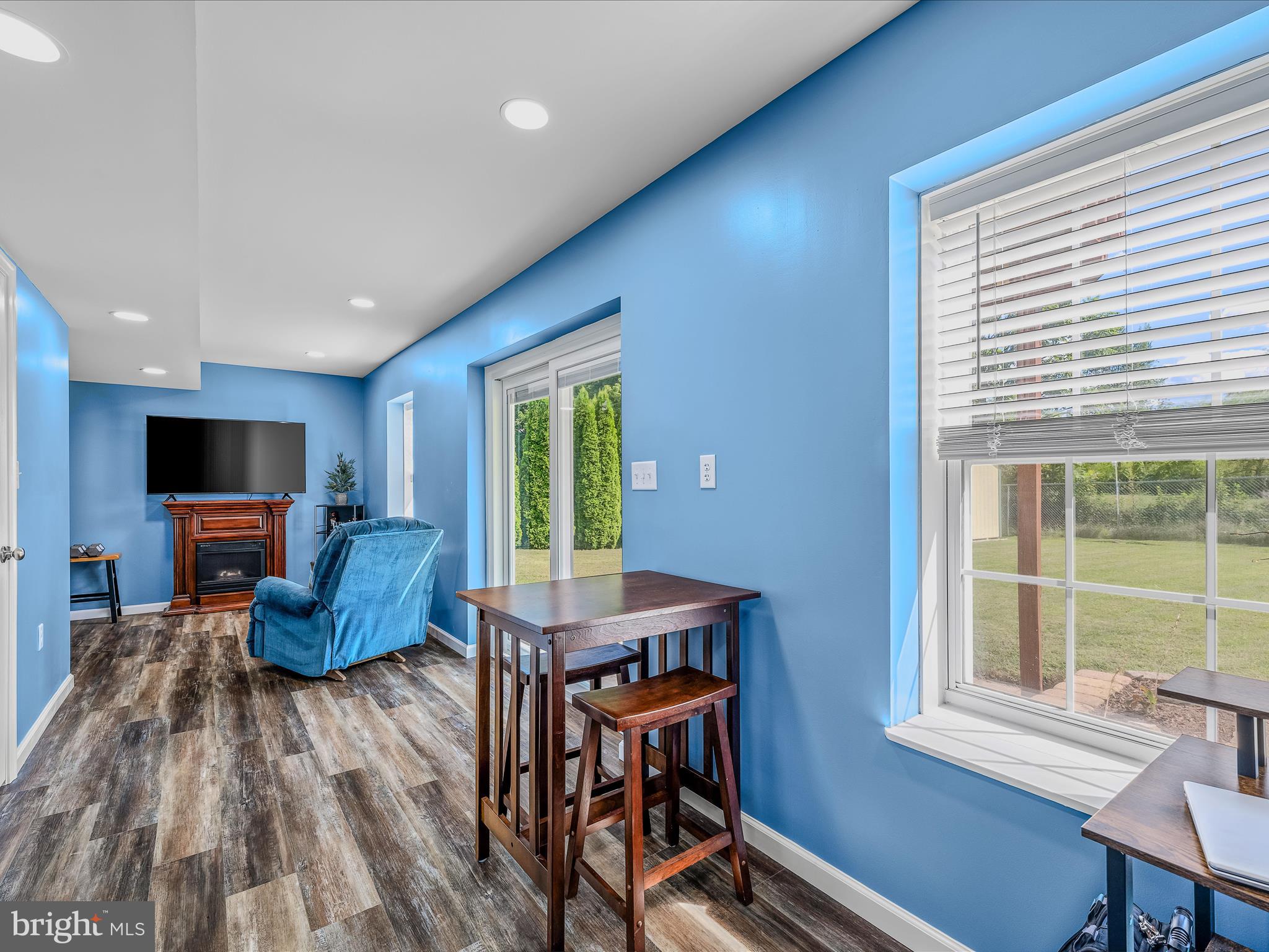 SPRINGFIELD VILLAGE - Residential