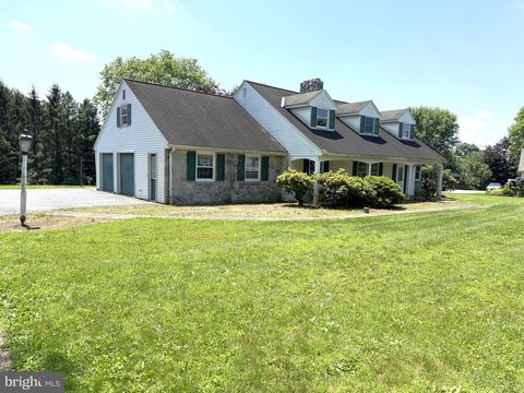 Photo of 155 3rd Street, AKRON, PA 17501 (MLS # PALA2075354)