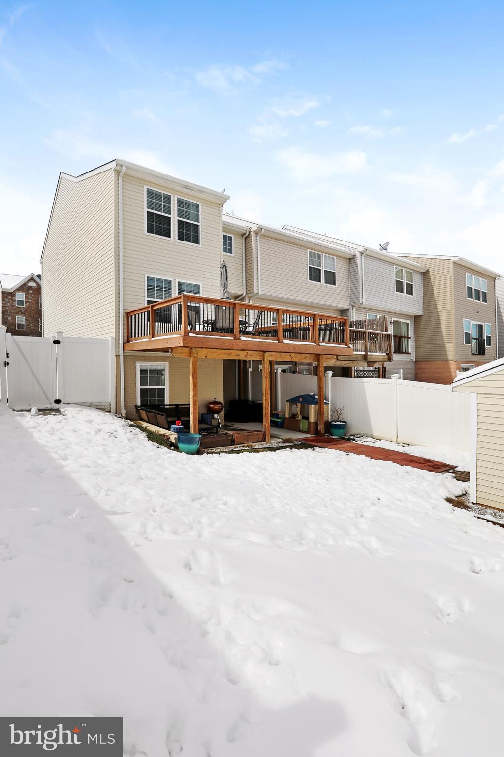 LAKELAND PLACE - Residential