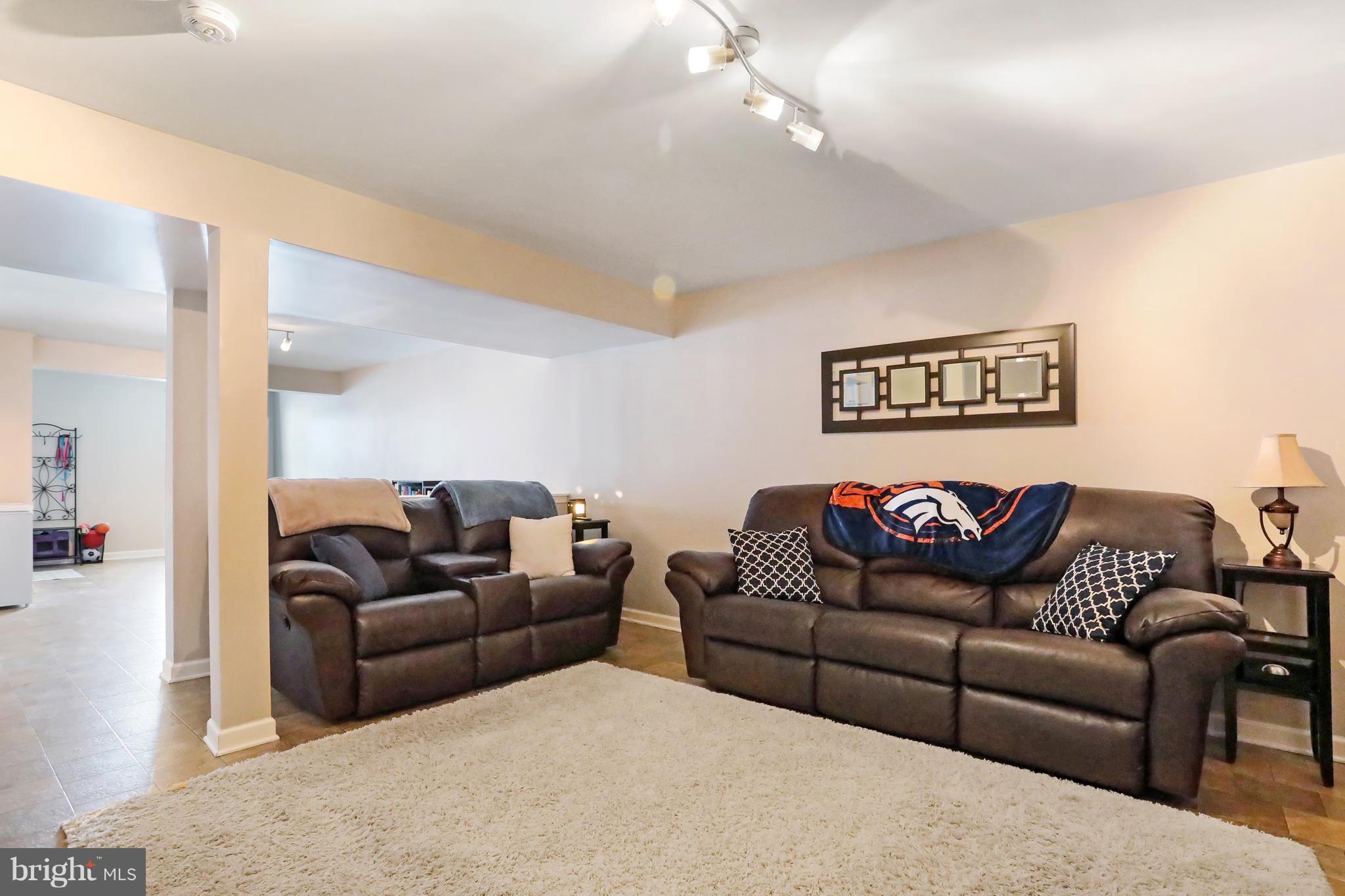 LAKELAND PLACE - Residential