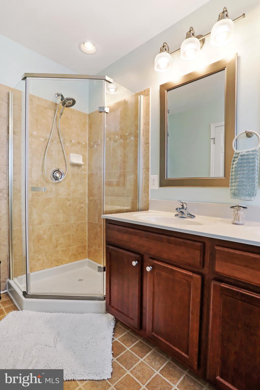 LAKELAND PLACE - Residential