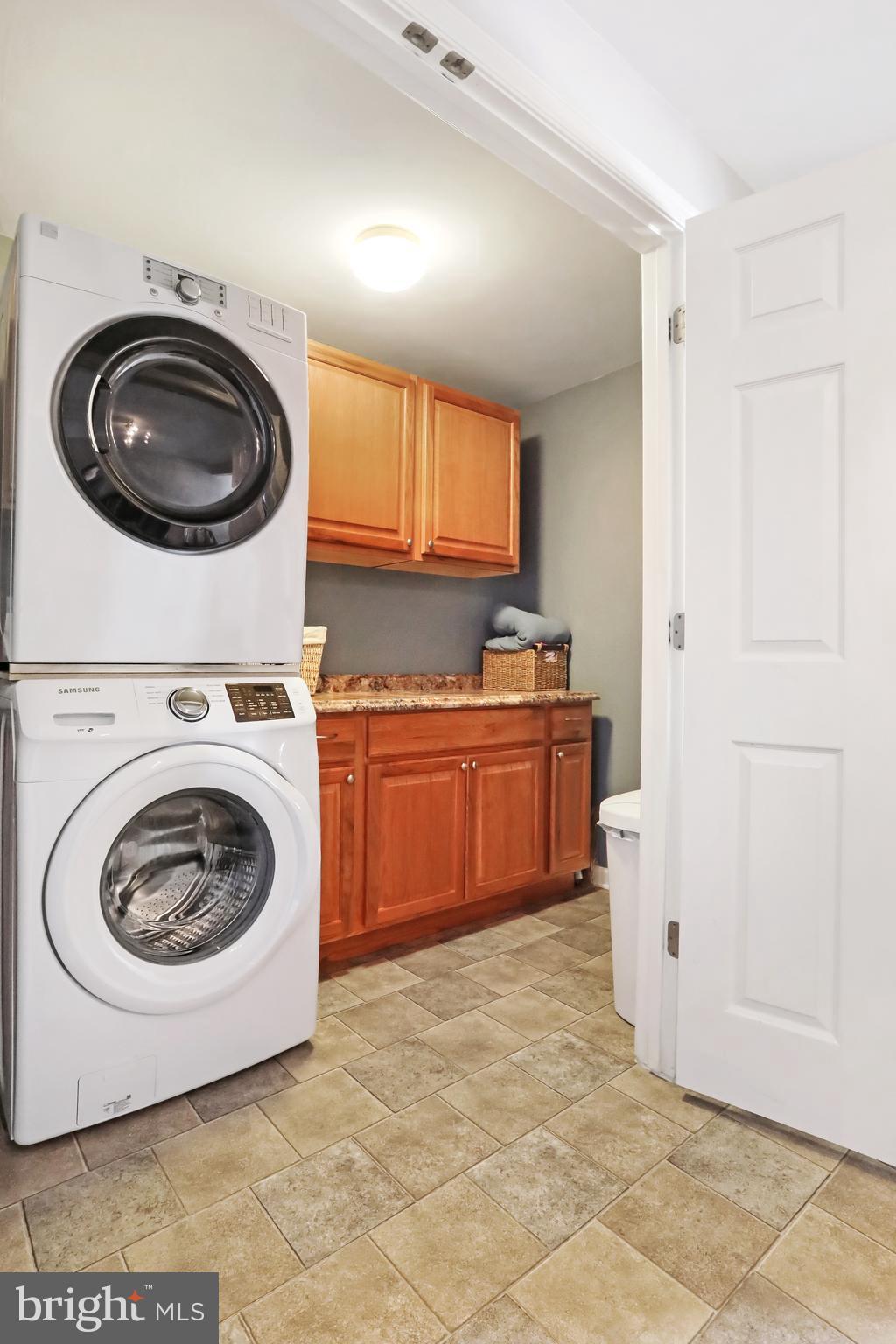 LAKELAND PLACE - Residential