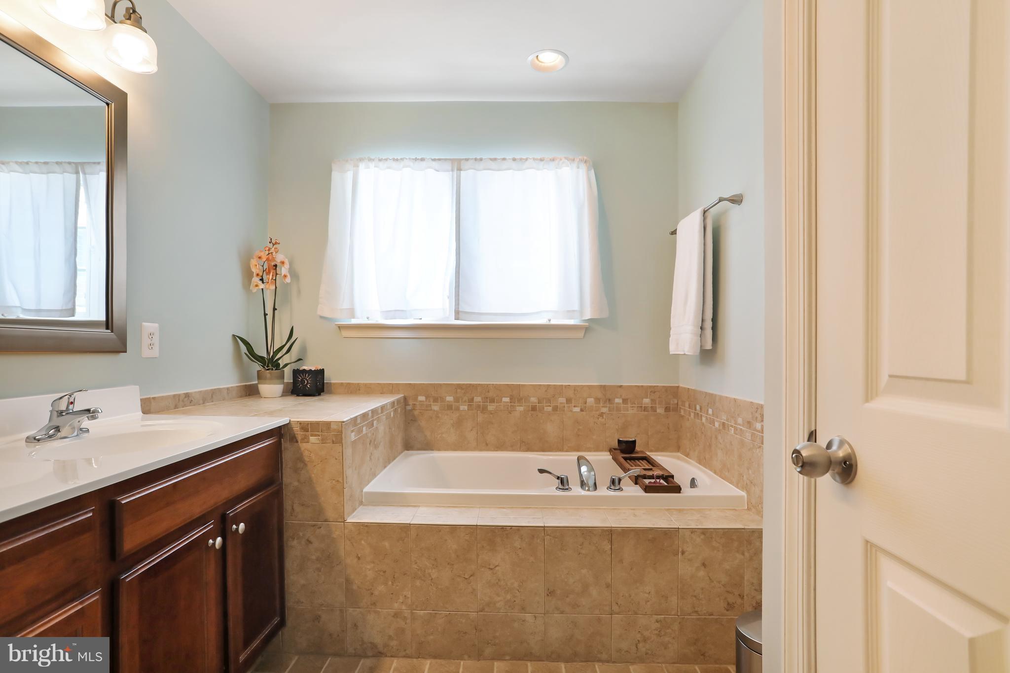 LAKELAND PLACE - Residential