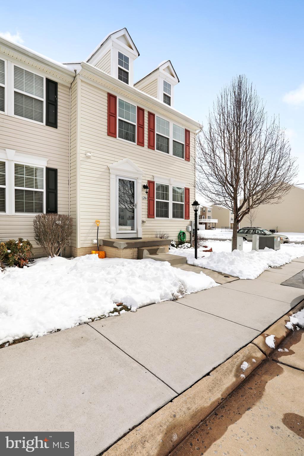 LAKELAND PLACE - Residential