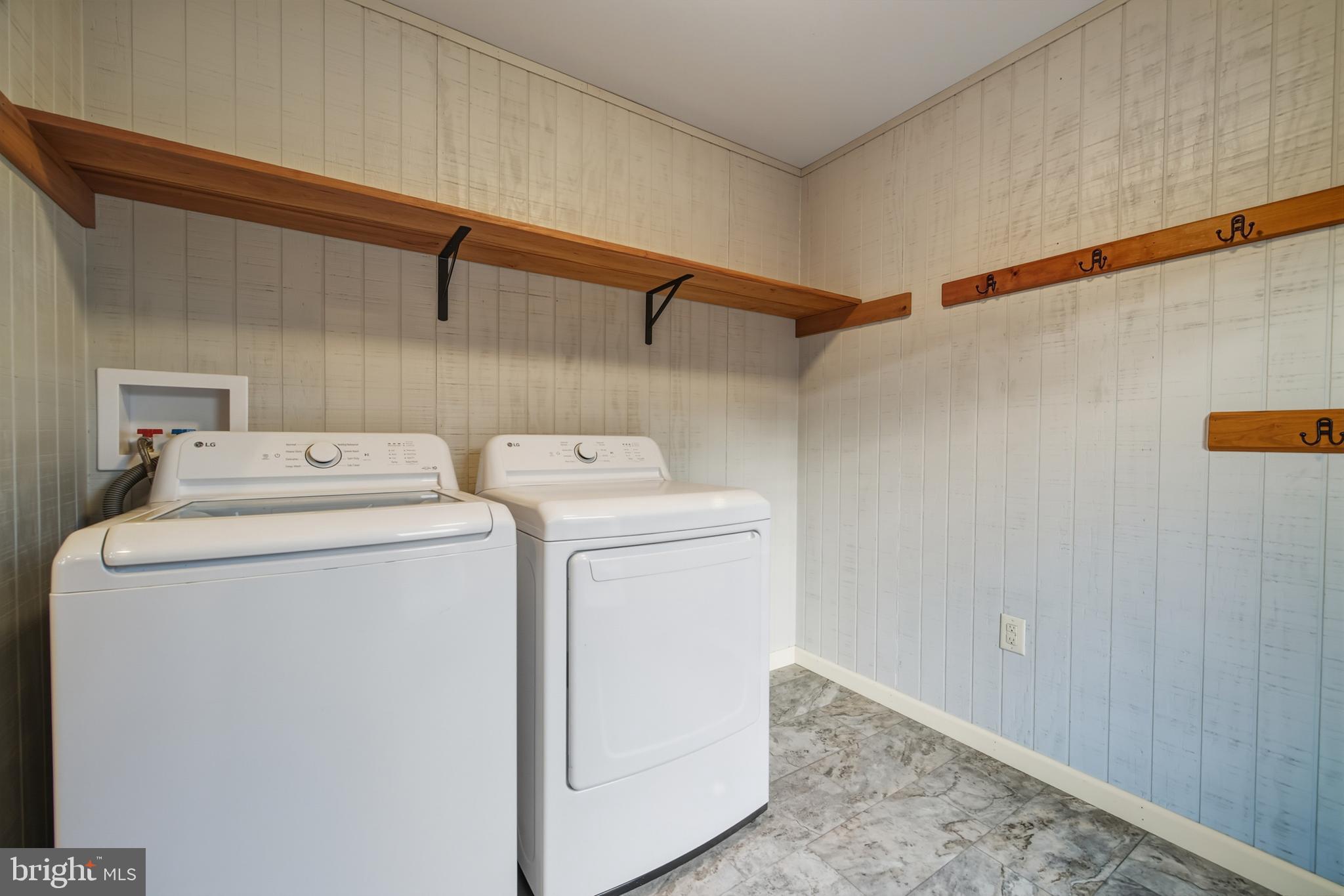 IDA PALMER - Residential