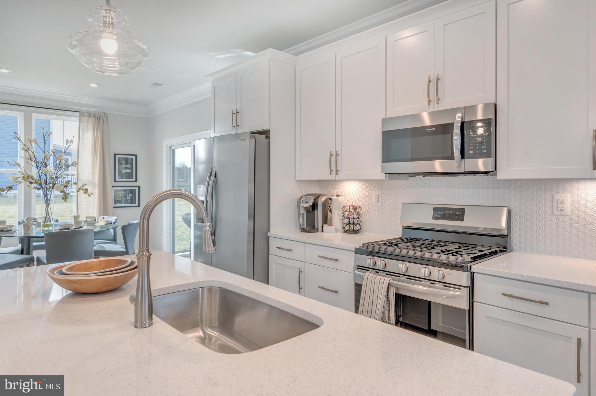 64 REAGAN AVENUE [824]