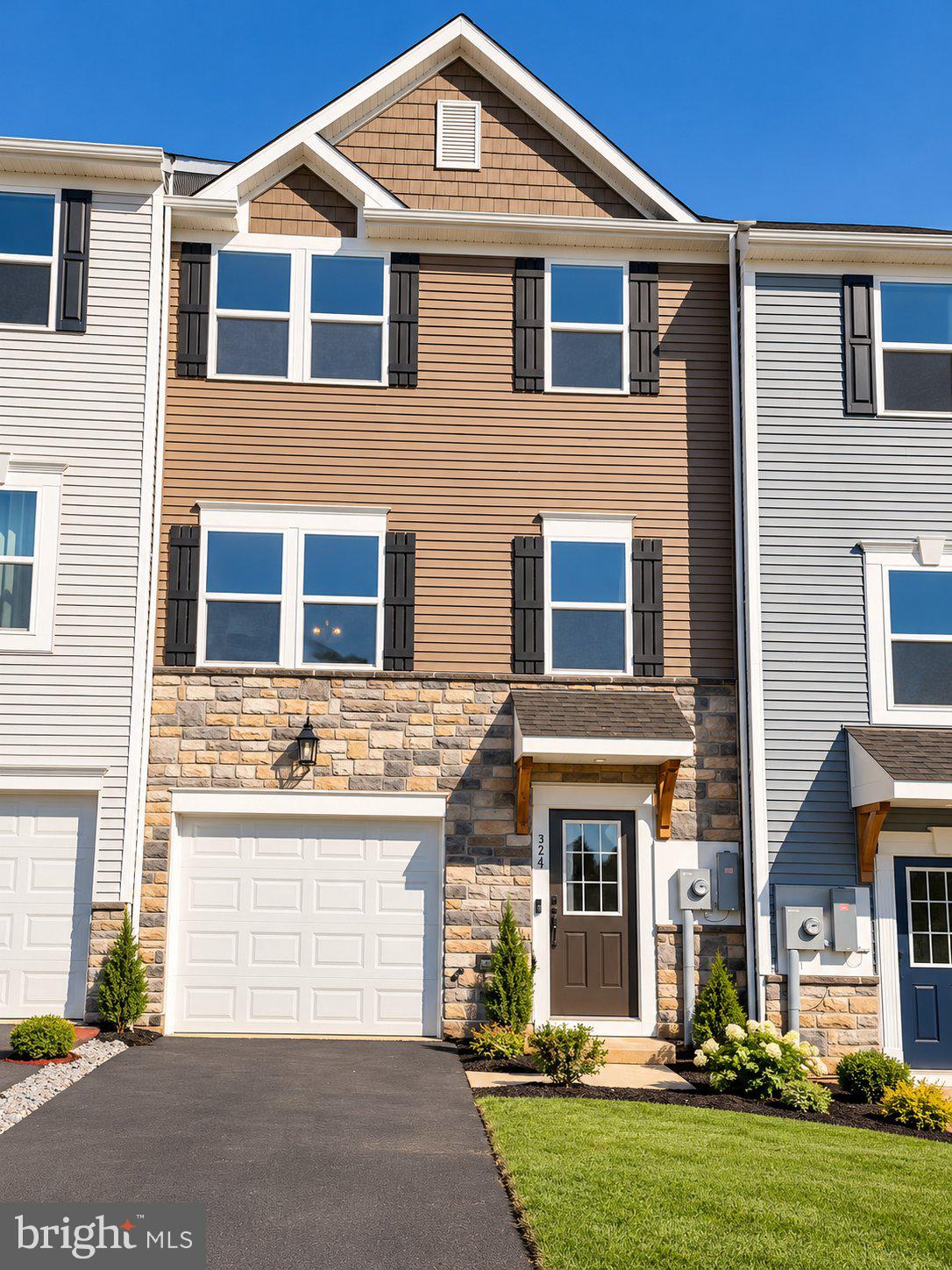 HomeSite 447 MONROE AVENUE