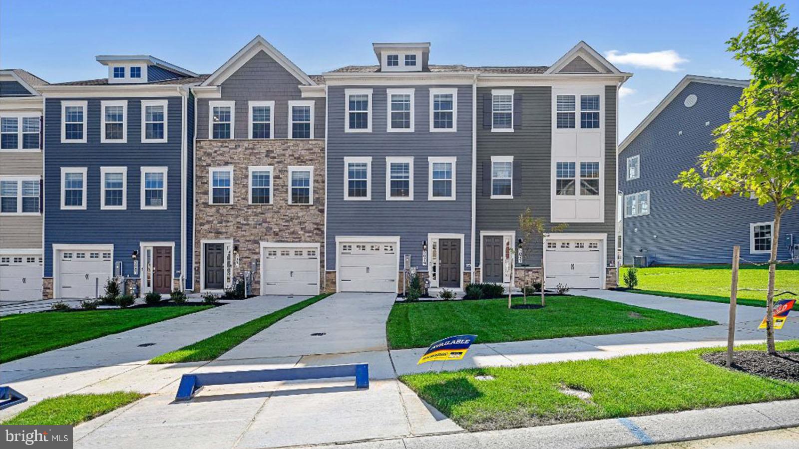 5044 SILVER OAK DRIVE
