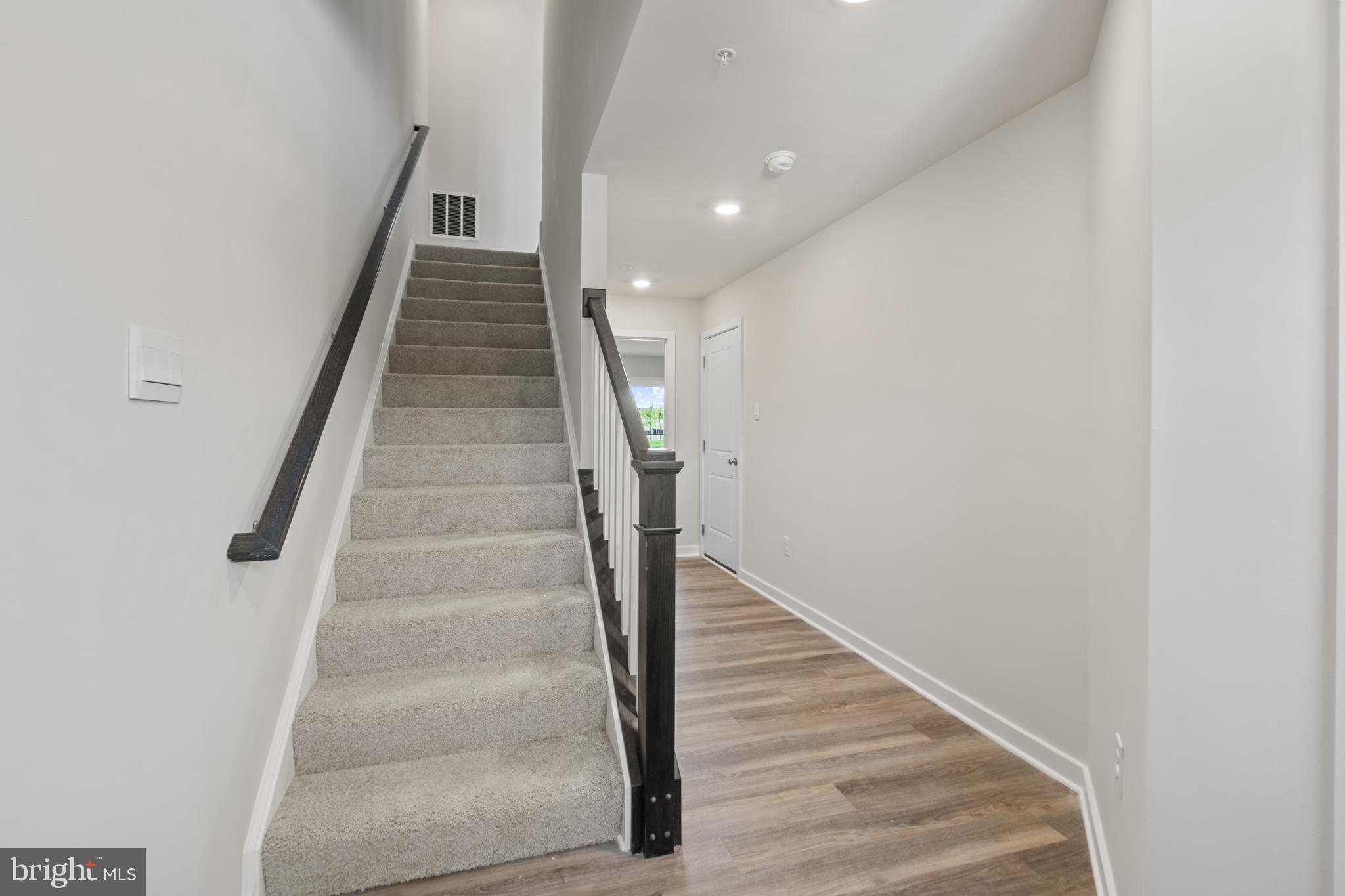5044 SILVER OAK DRIVE