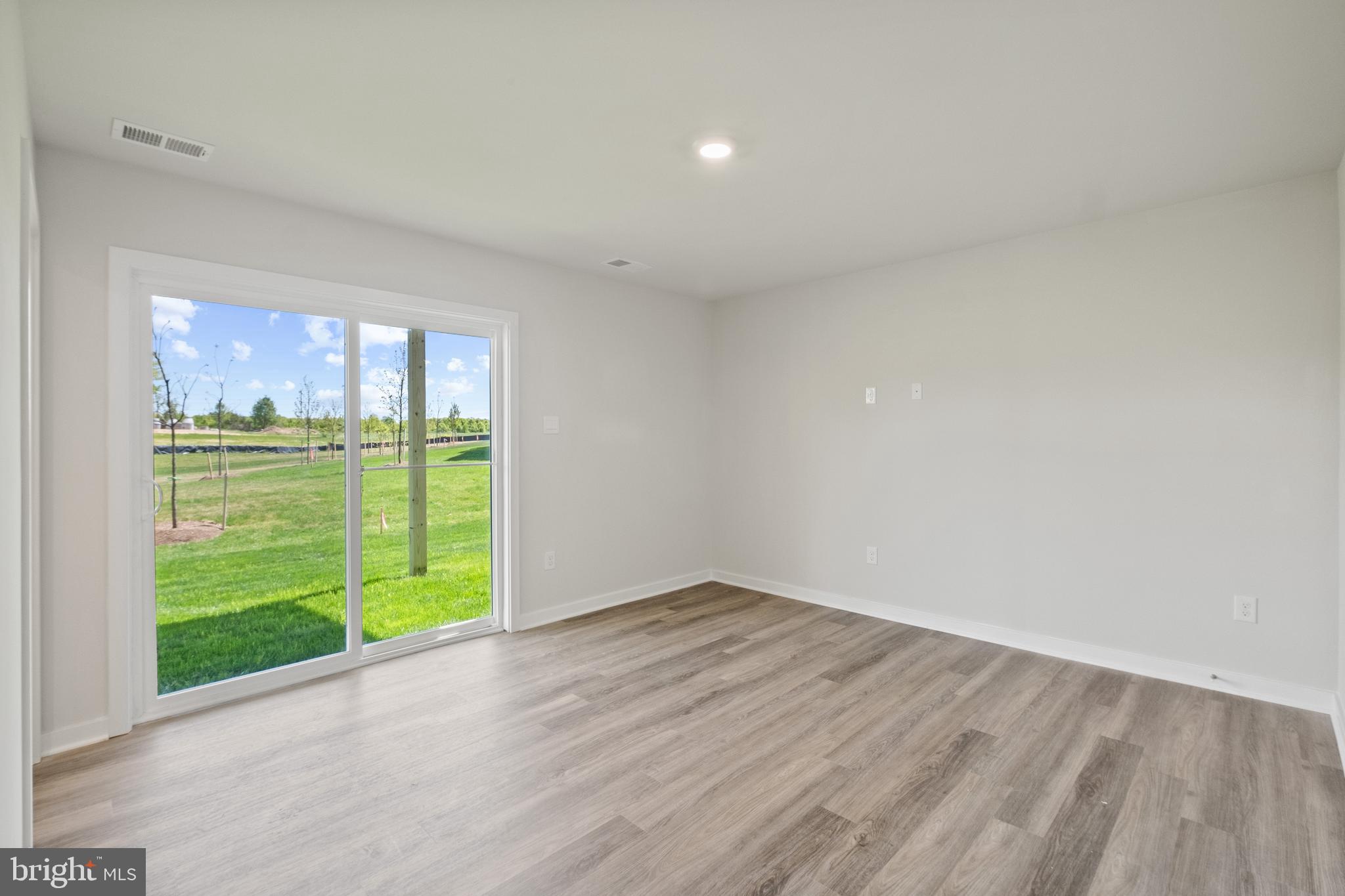 5044 SILVER OAK DRIVE