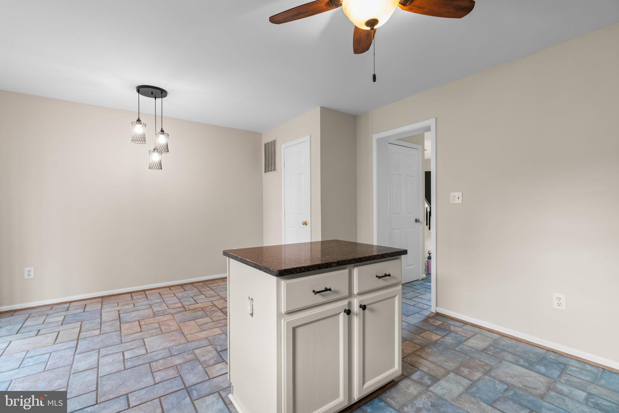 NOTTINGHAM VILLAGE - Residential