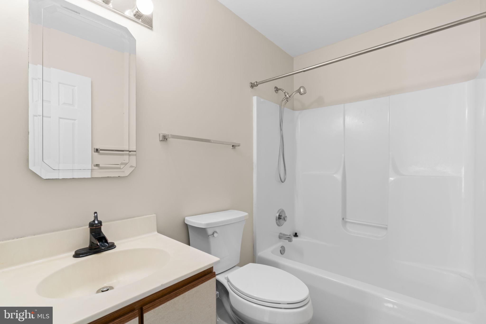 NOTTINGHAM VILLAGE - Residential