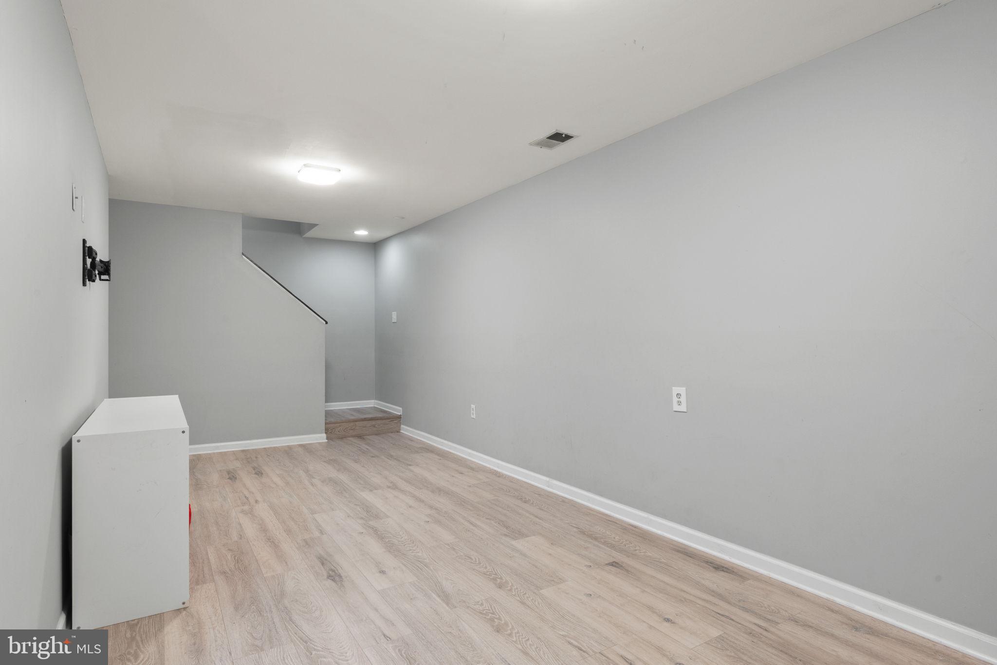 VISTA WOODS - Residential