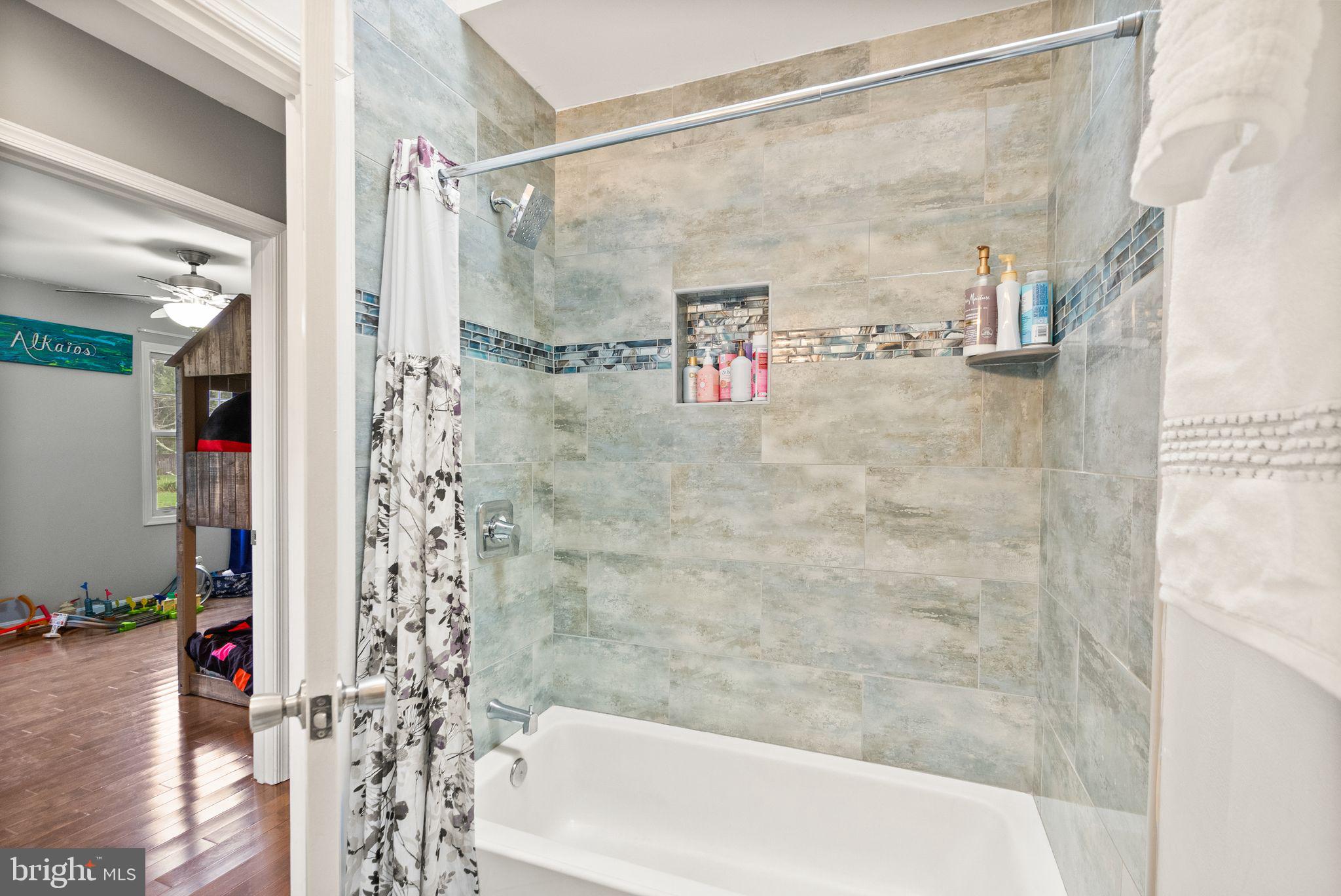 VISTA WOODS - Residential