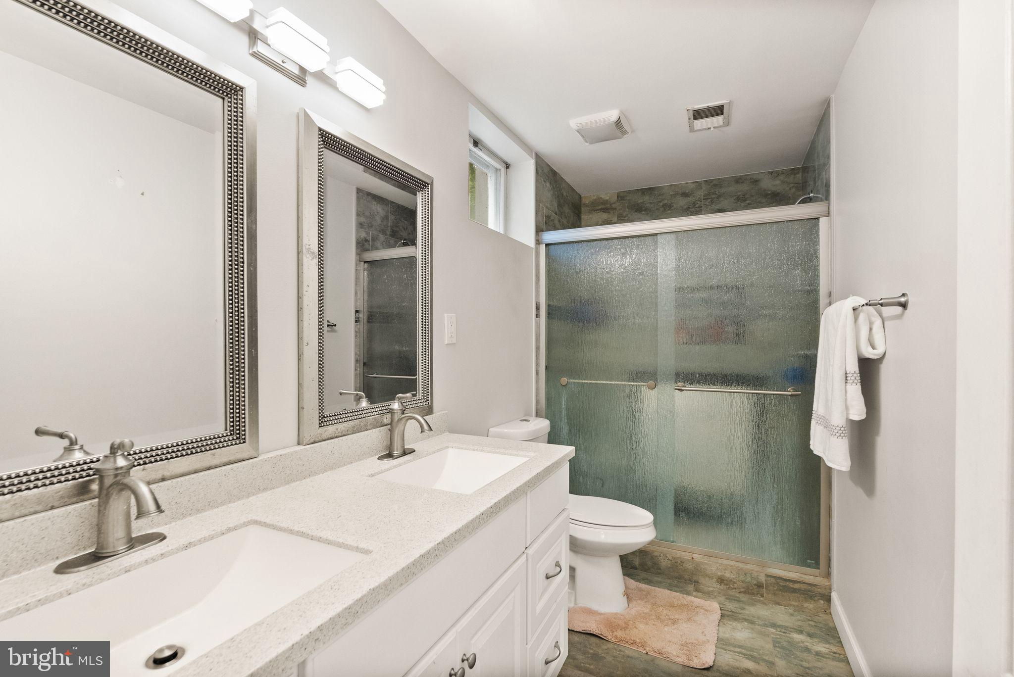 VISTA WOODS - Residential