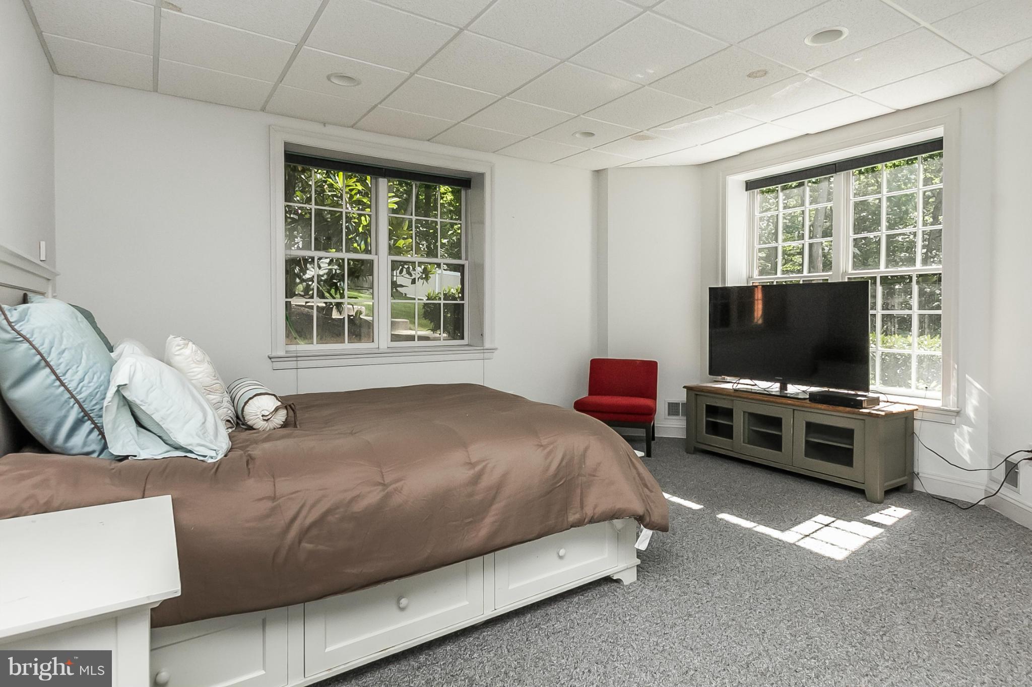 CHESTNUT WOODS - Residential