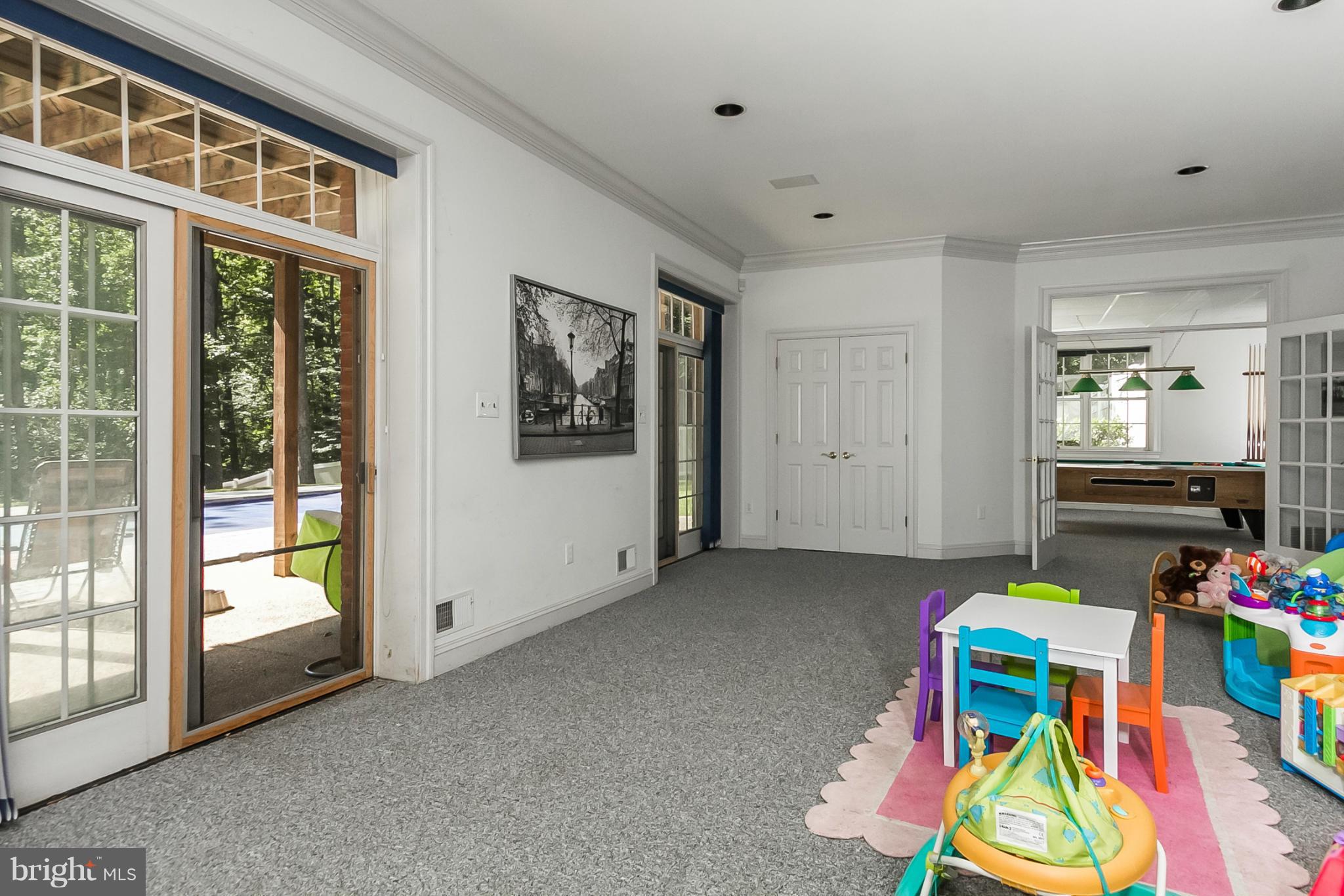 CHESTNUT WOODS - Residential