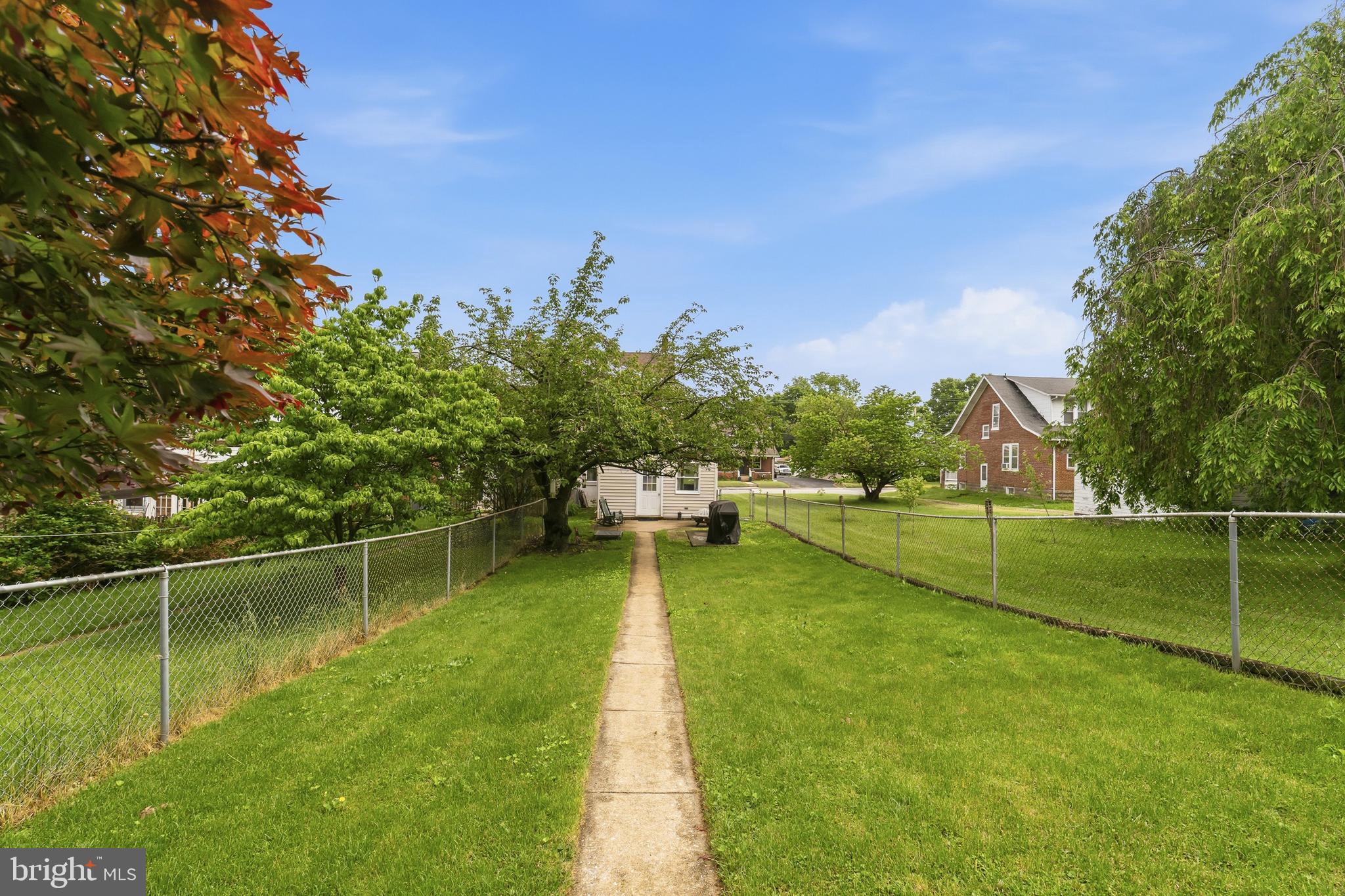 LOWER WALTON - Residential