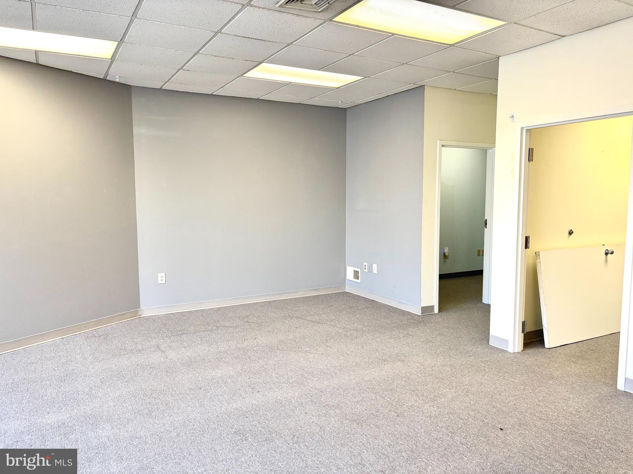 1390 HARRISBURG PIKE