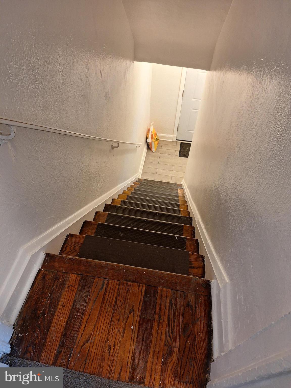 BELVEDERE SQUARE - Residential Lease