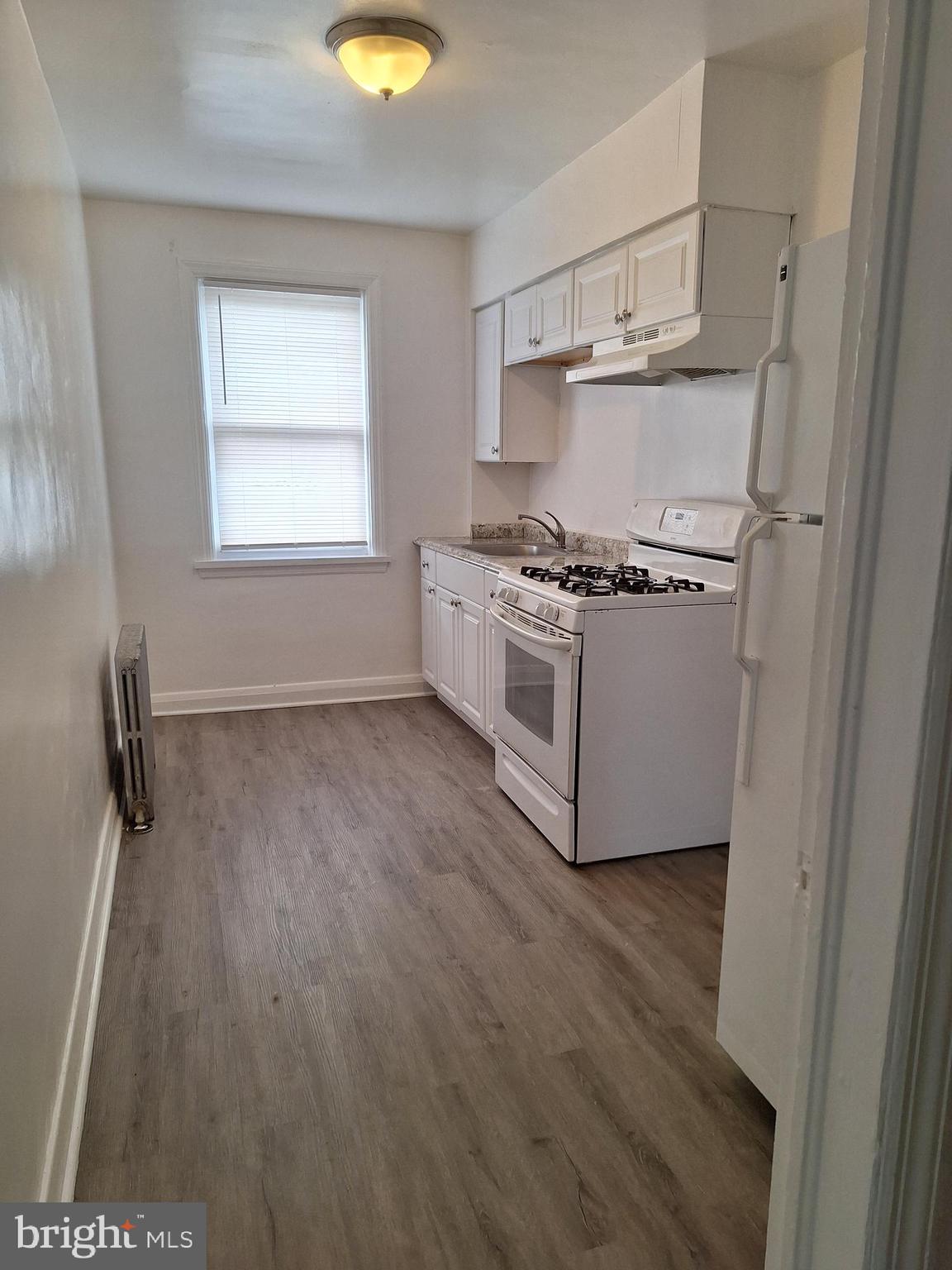 BELVEDERE SQUARE - Residential Lease