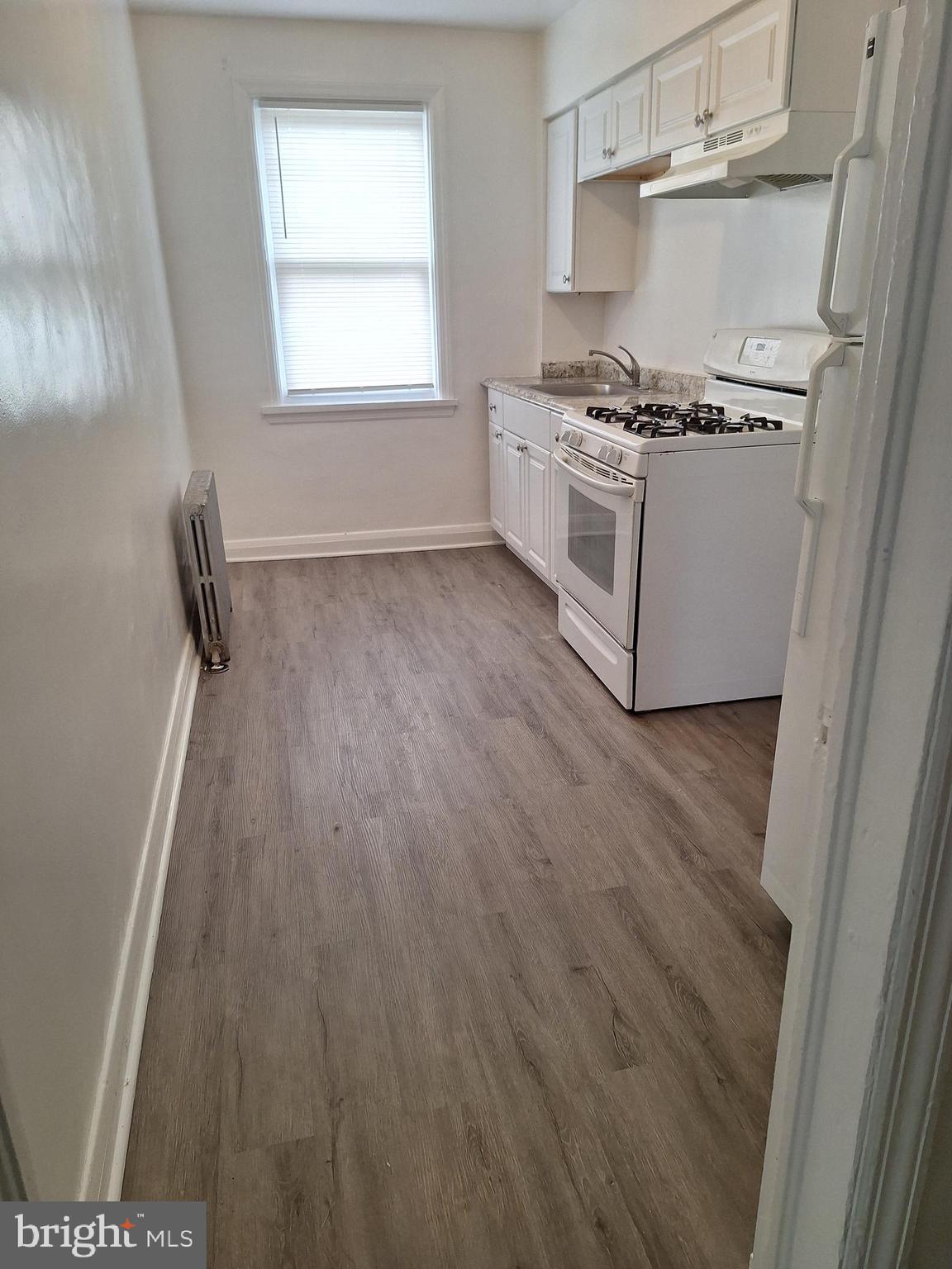 BELVEDERE SQUARE - Residential Lease