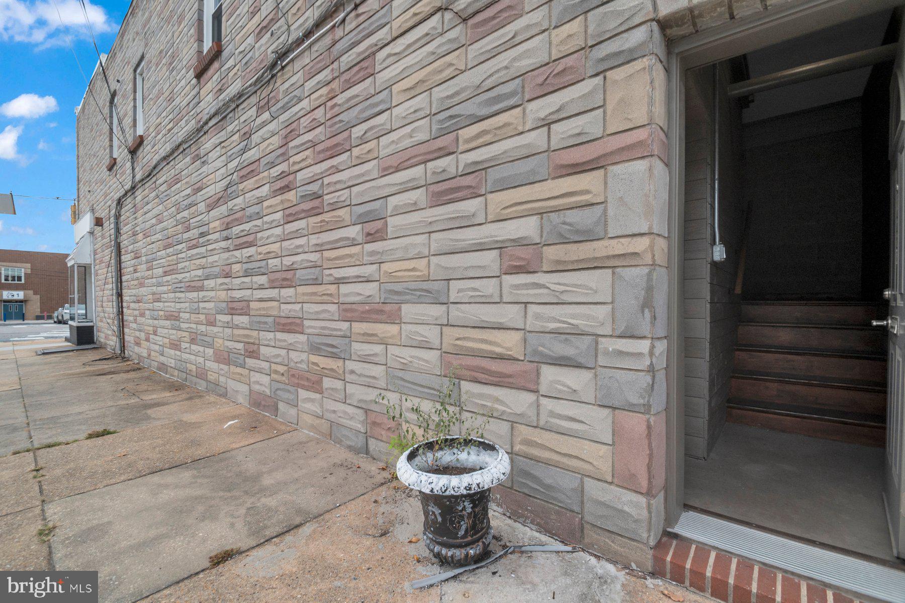 LOCUST POINT - Residential Lease